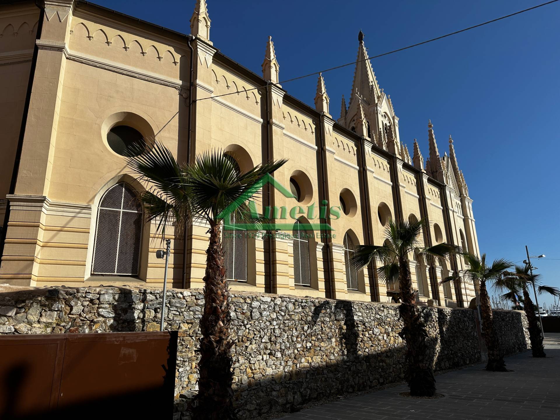 Ufficio / Negozio / Deposito in vendita a Imperia, Porto Maurizio Borgo Marina