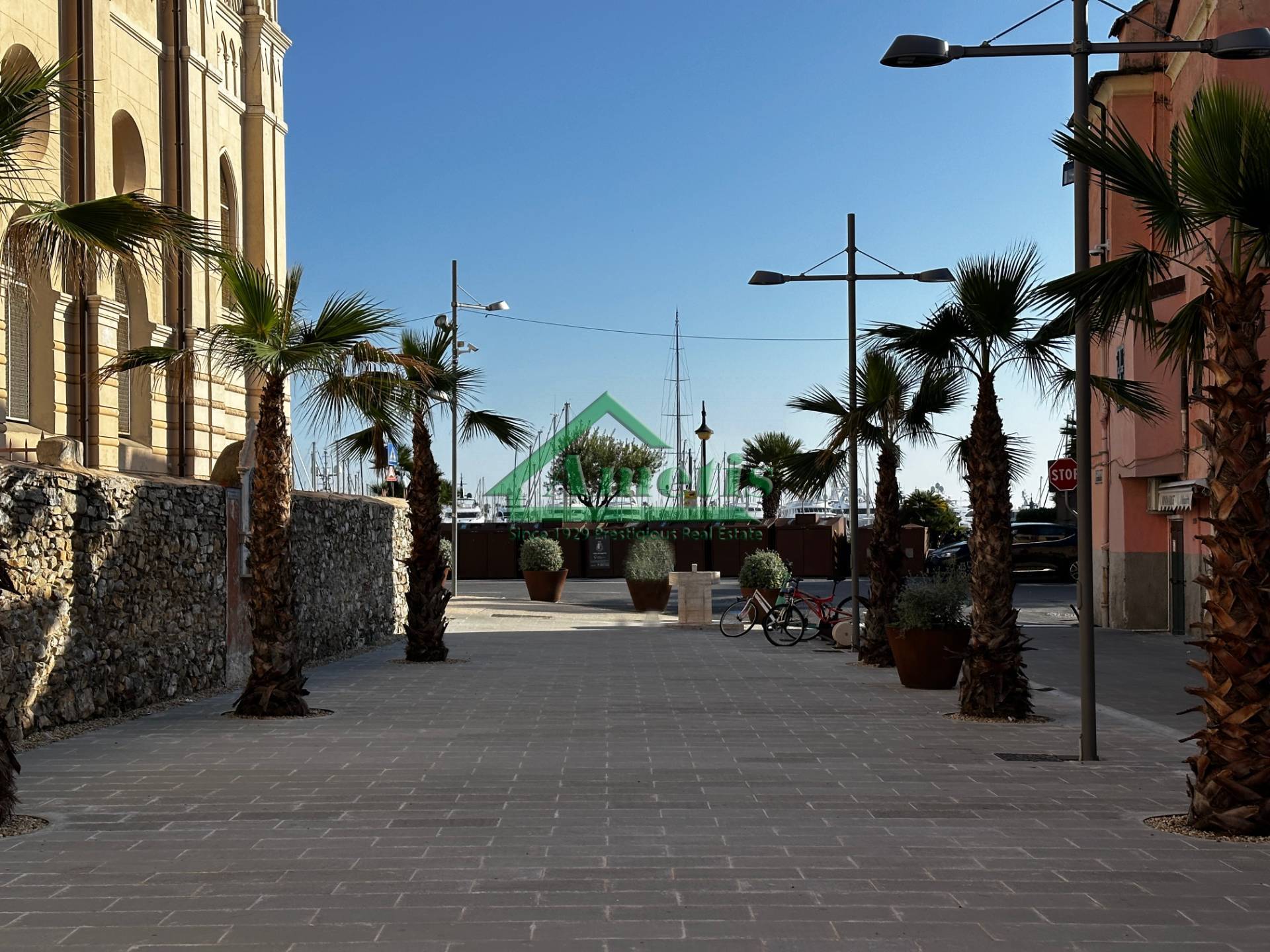 Ufficio / Negozio / Deposito in vendita a Imperia, Porto Maurizio Borgo Marina