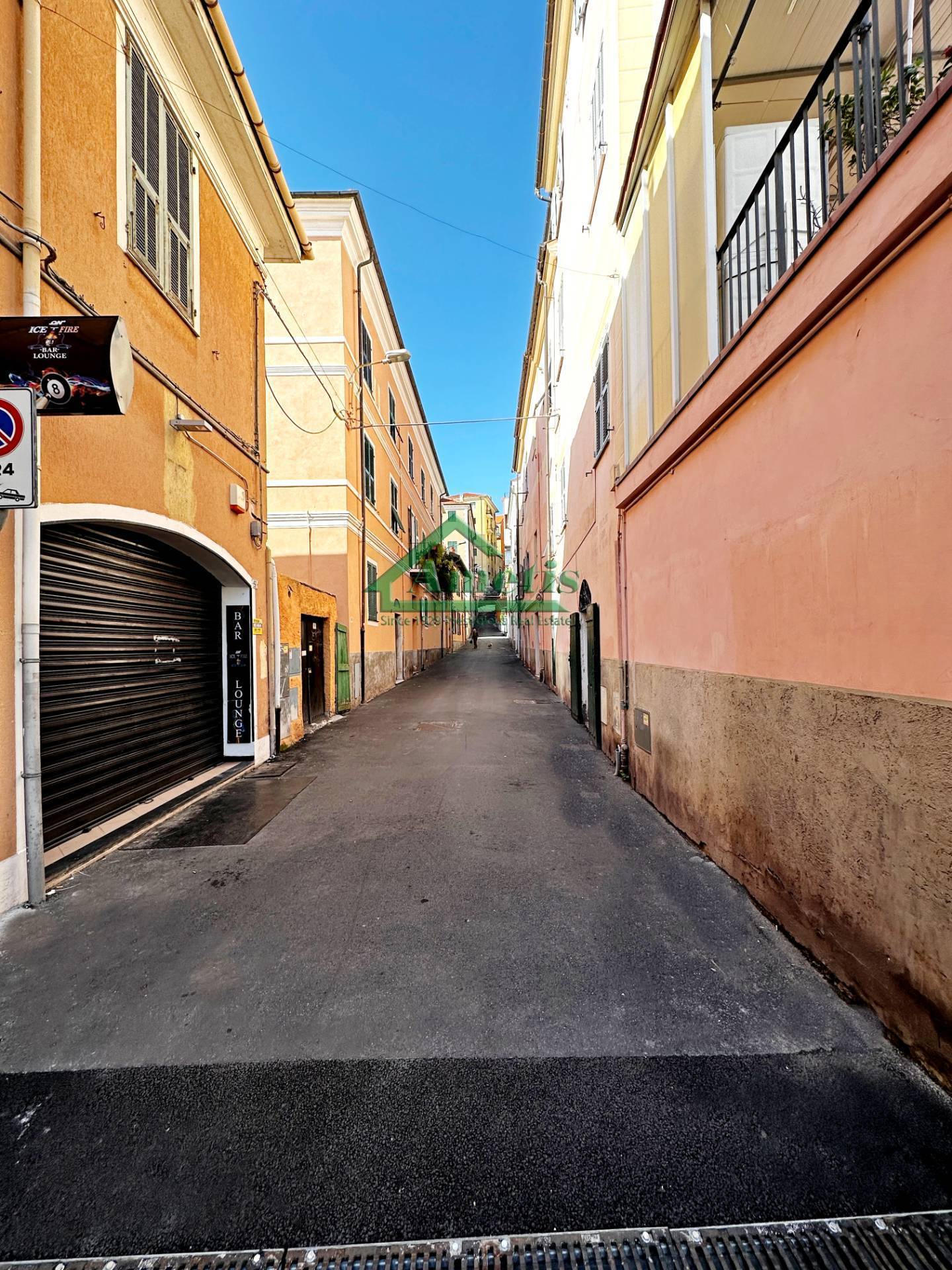 Ufficio / Negozio / Deposito in vendita a Imperia, Porto Maurizio Borgo Marina