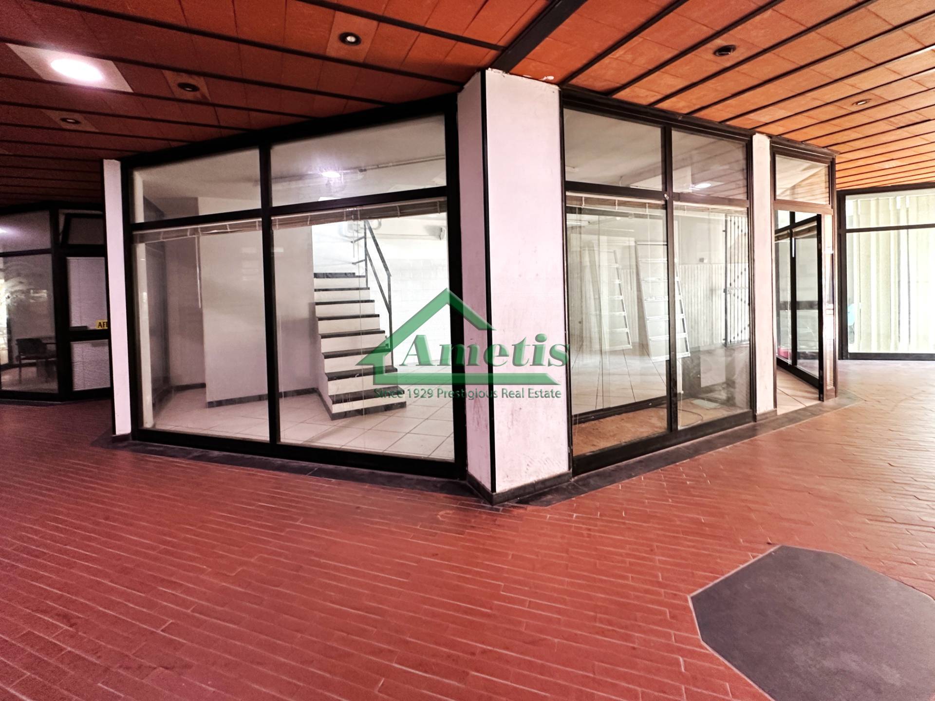 Ufficio / Negozio / Deposito in vendita a Imperia, Porto Maurizio Borgo Marina