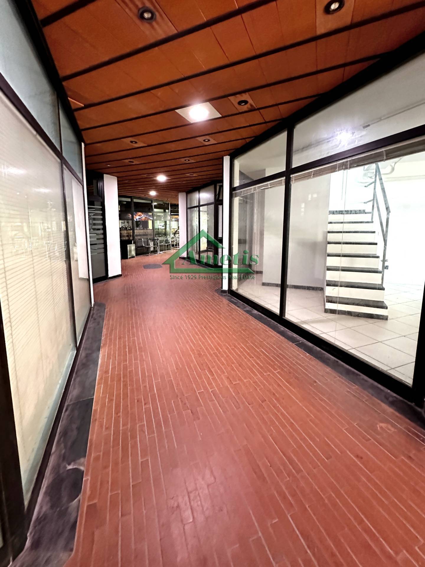 Ufficio / Negozio / Deposito in vendita a Imperia, Porto Maurizio Borgo Marina