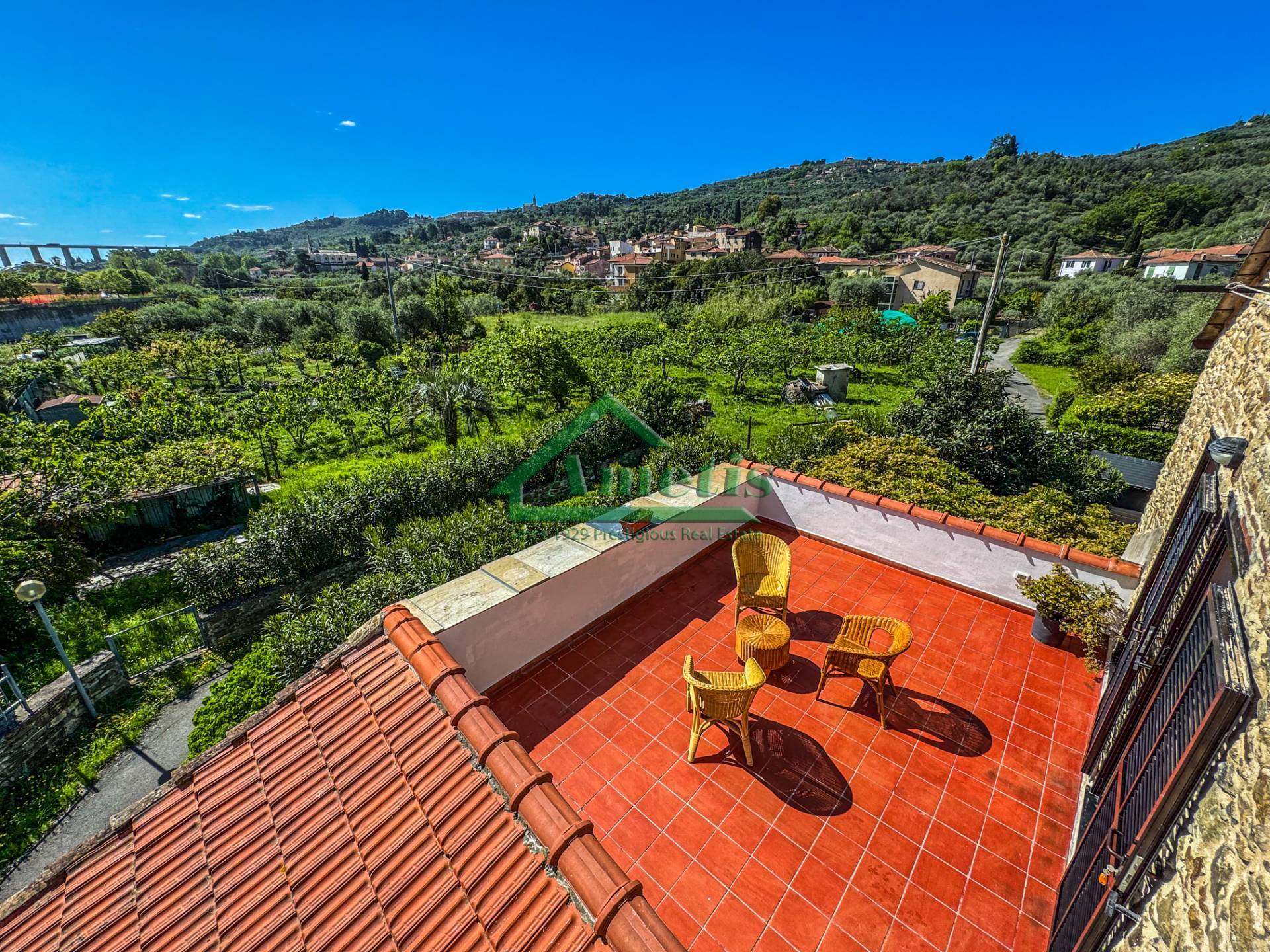 Appartamento in vendita a Imperia, Porto Maurizio periferia