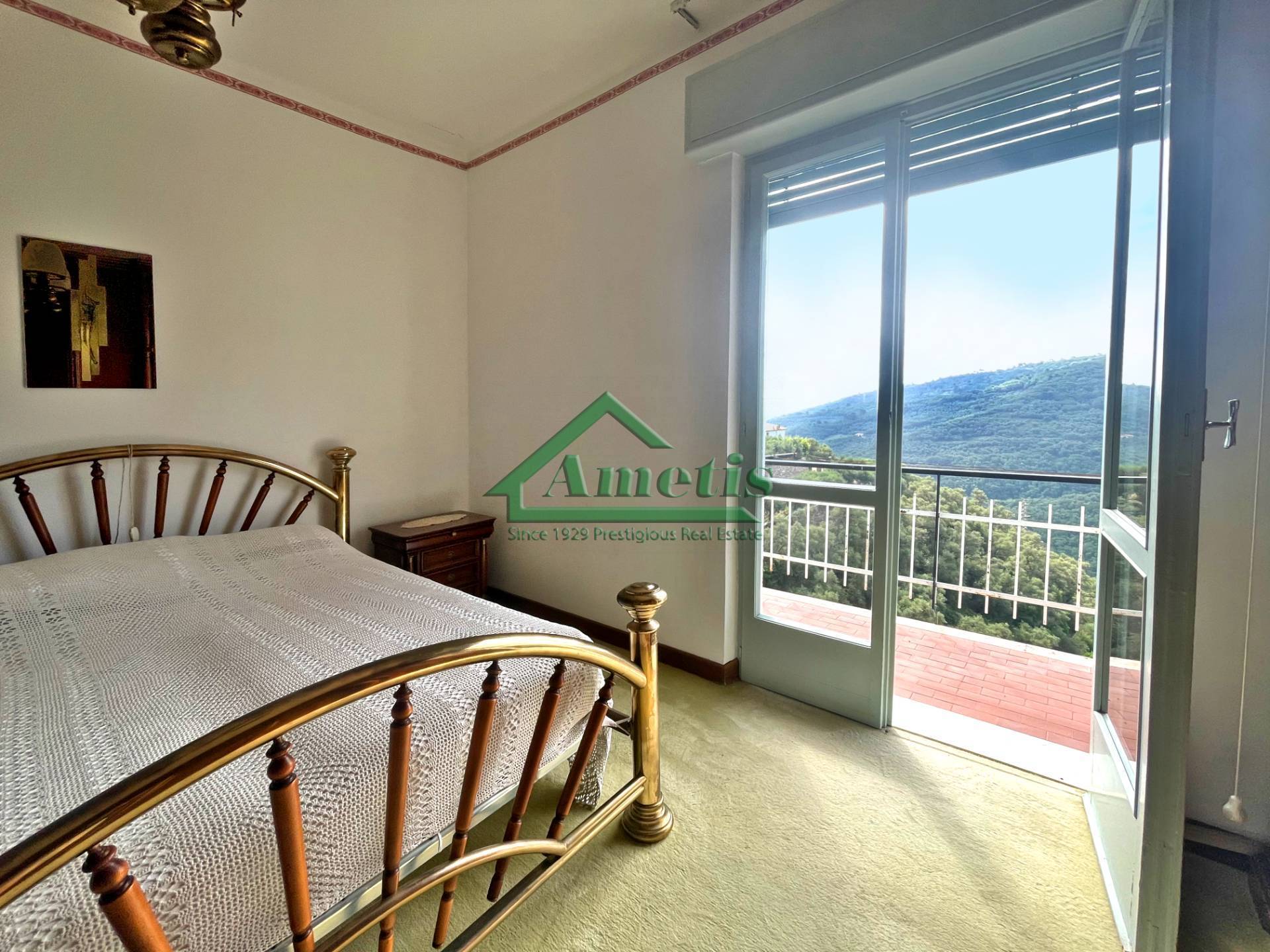 Appartamento in vendita a Pietrabruna