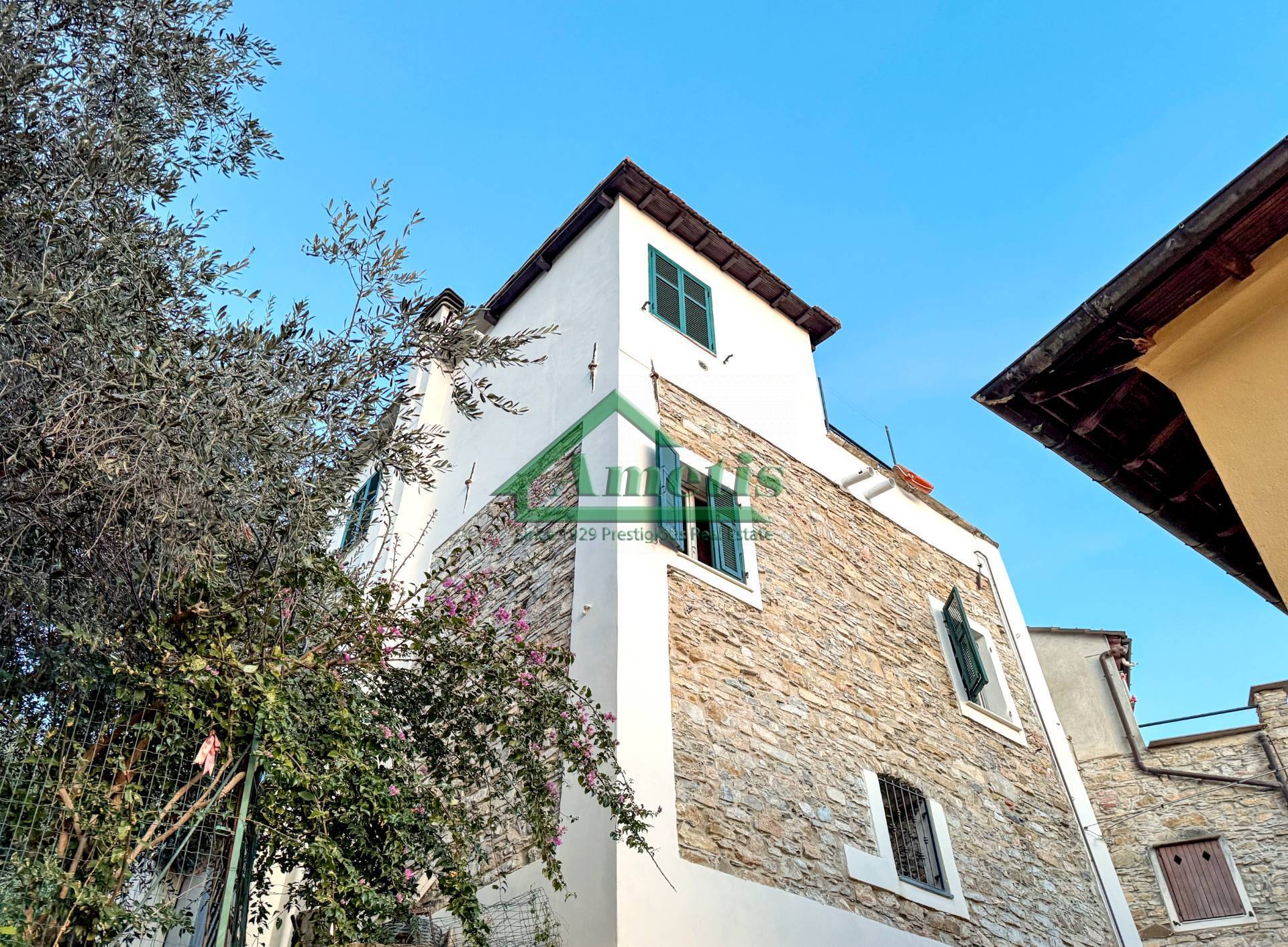 Appartamento in vendita a Pompeiana