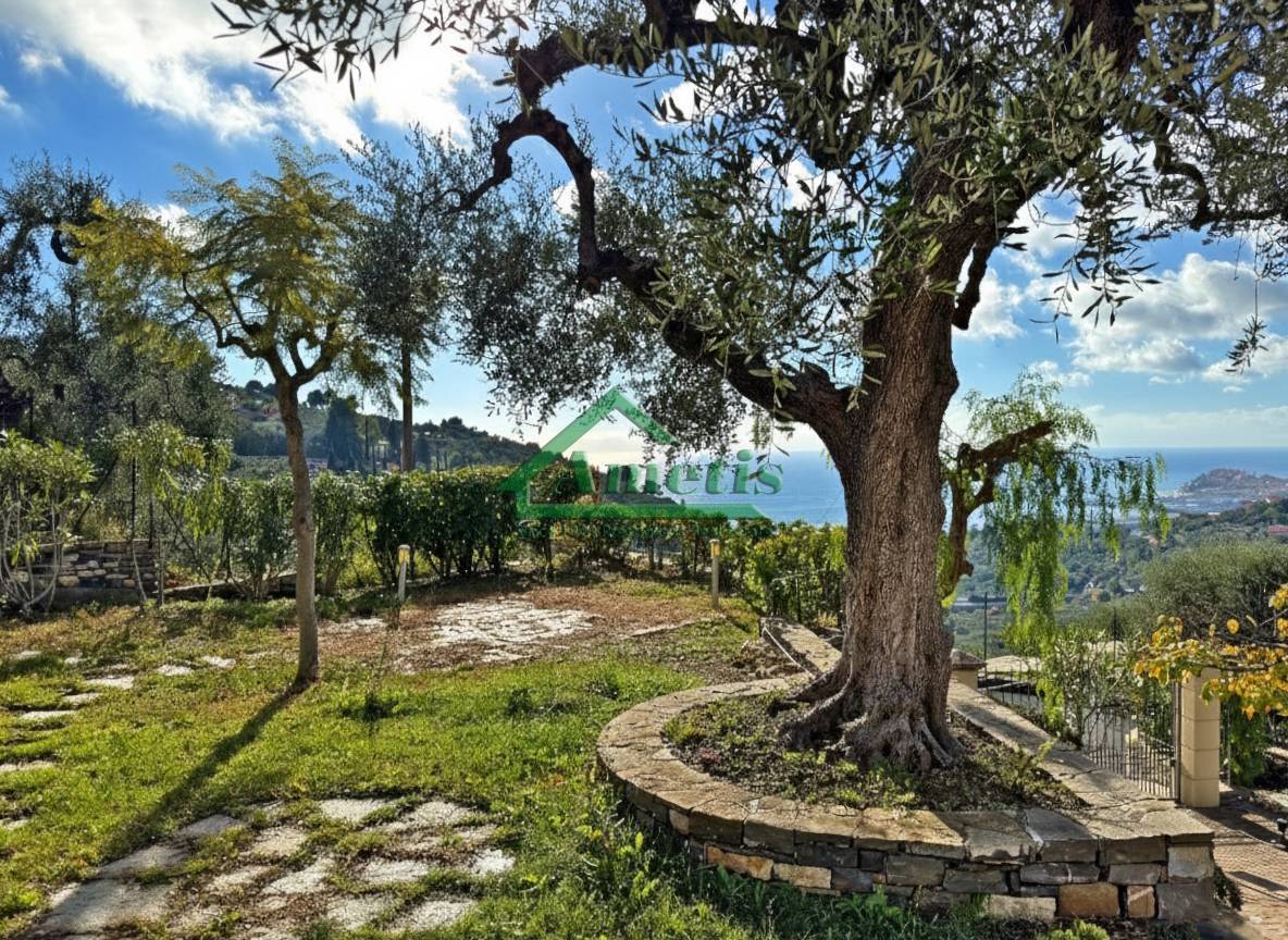 Villa in vendita a Imperia, Oneglia Cascine