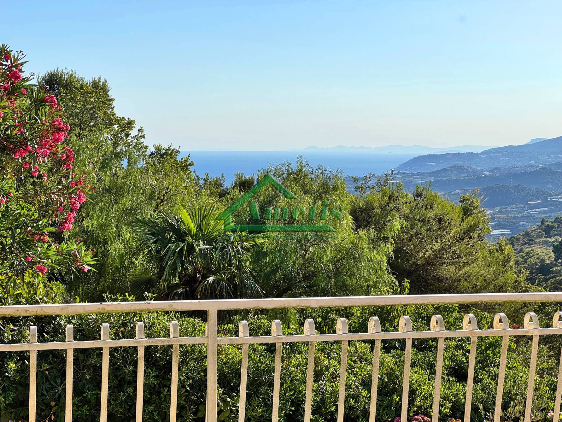 Villa in vendita a Cipressa