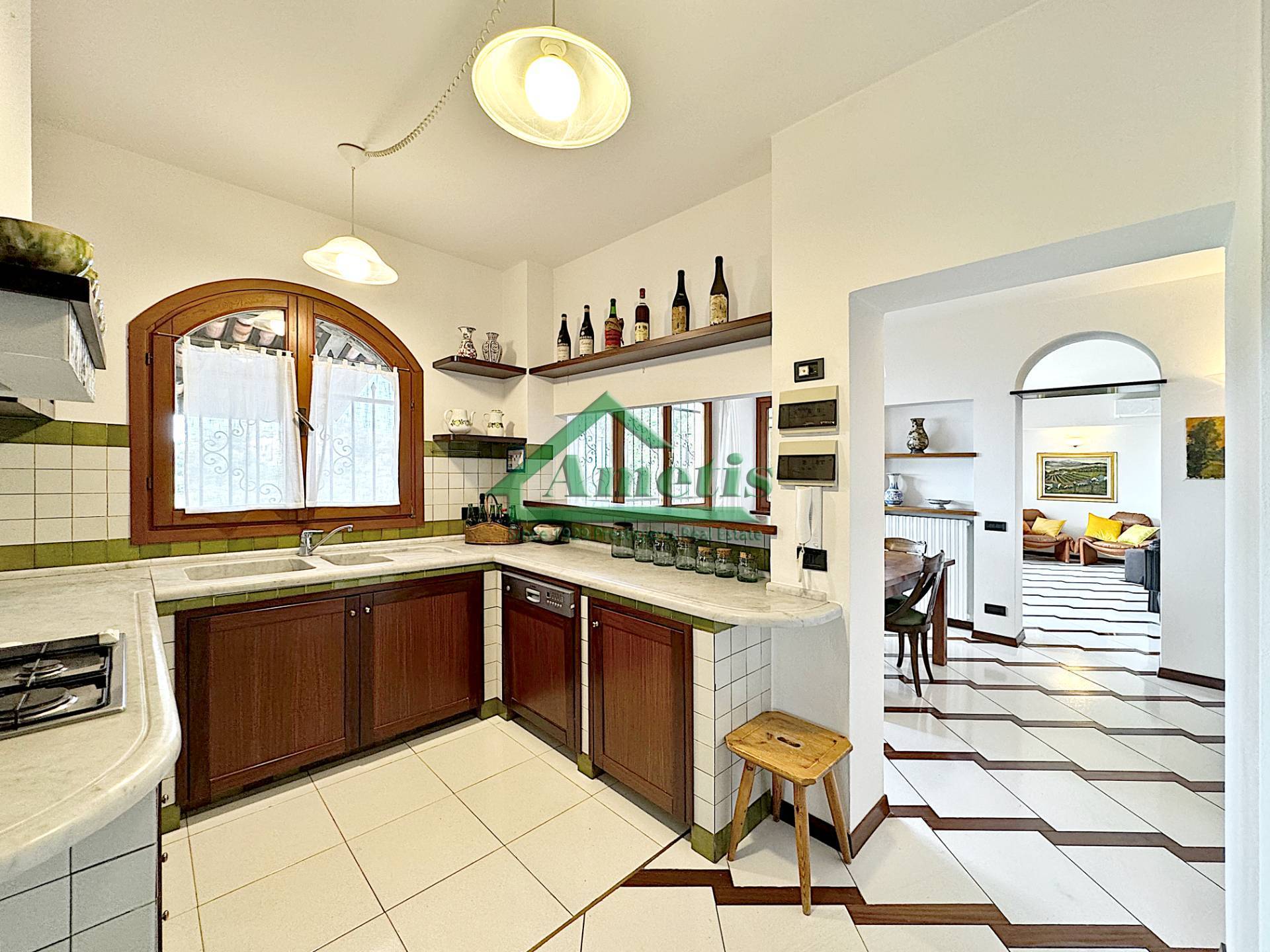 Villa in vendita a Imperia, Oneglia periferia