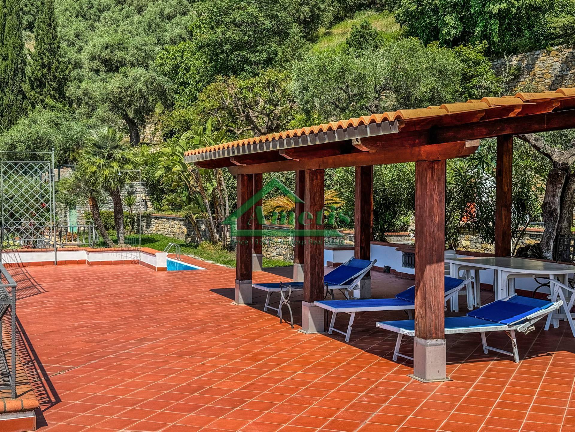 Villa in vendita a Imperia, Oneglia periferia