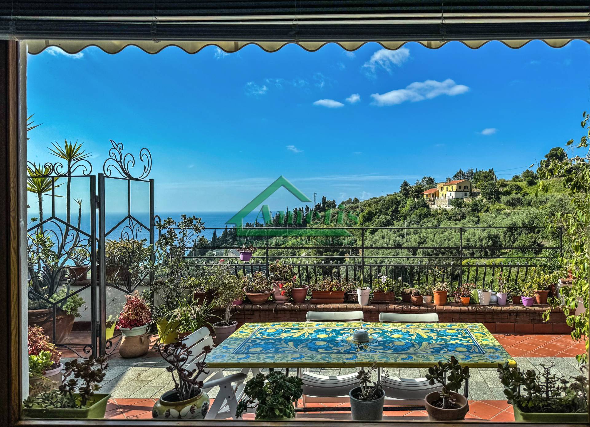 Villa in vendita a Imperia, Oneglia periferia