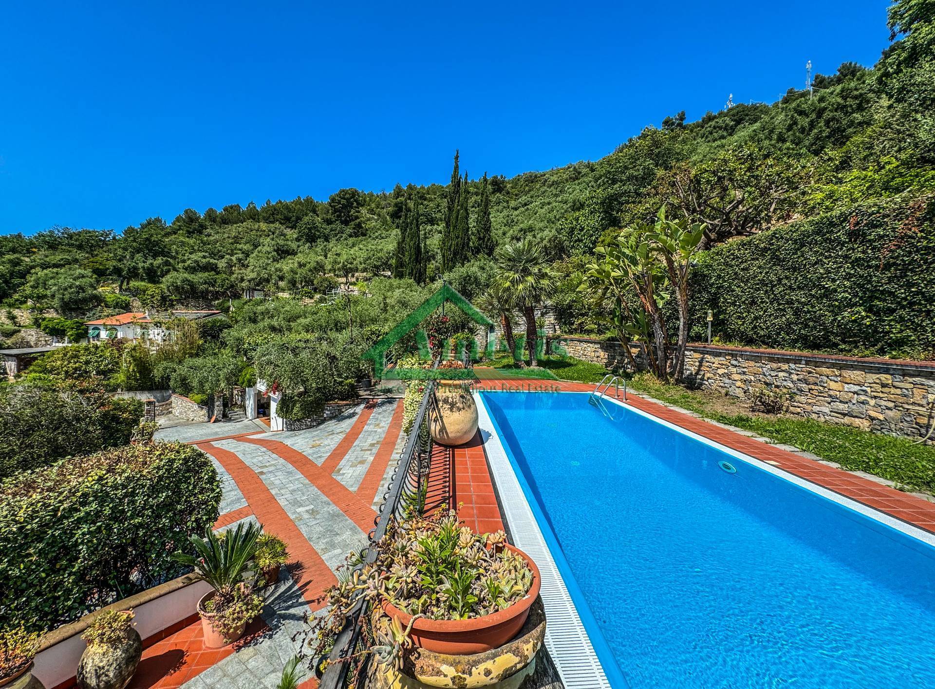 Villa in vendita a Imperia, Oneglia periferia