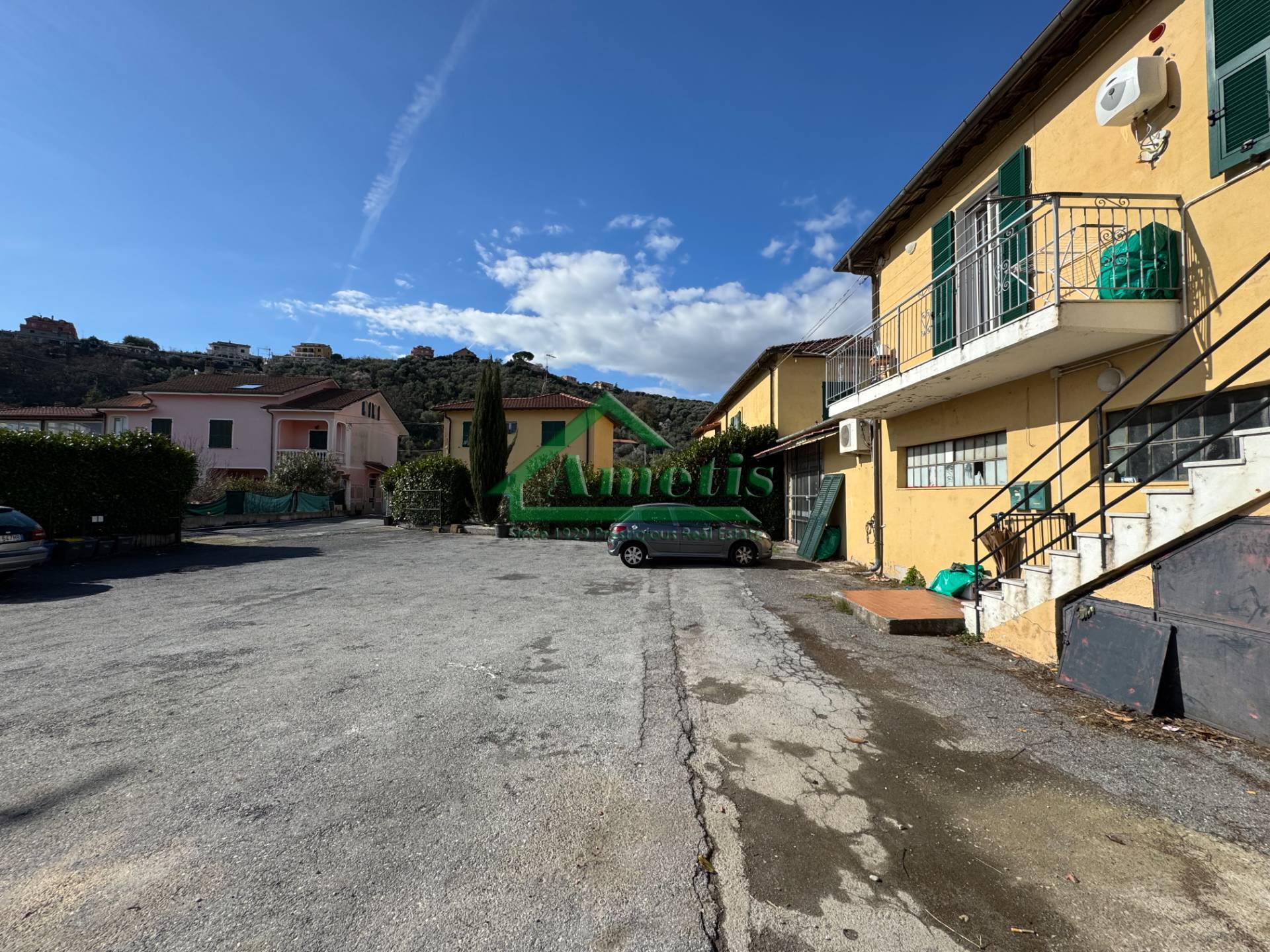 Ufficio / Negozio / Deposito in vendita a Imperia, Caramagna