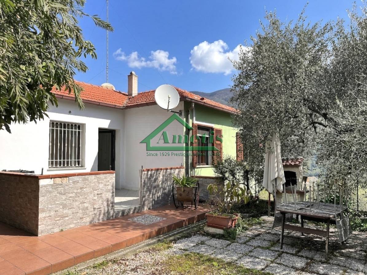 Villa in vendita a Diano Arentino, Diano Borello