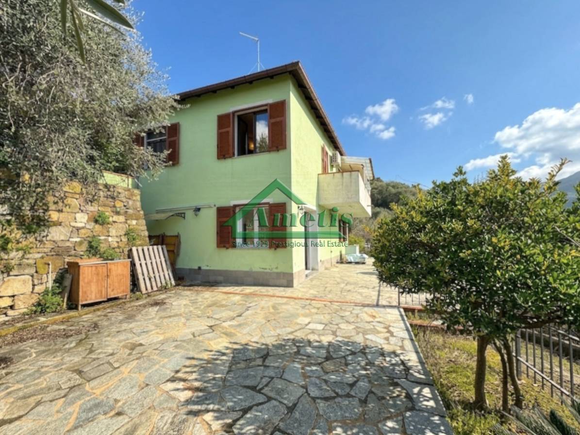 Villa in vendita a Diano Arentino, Diano Borello