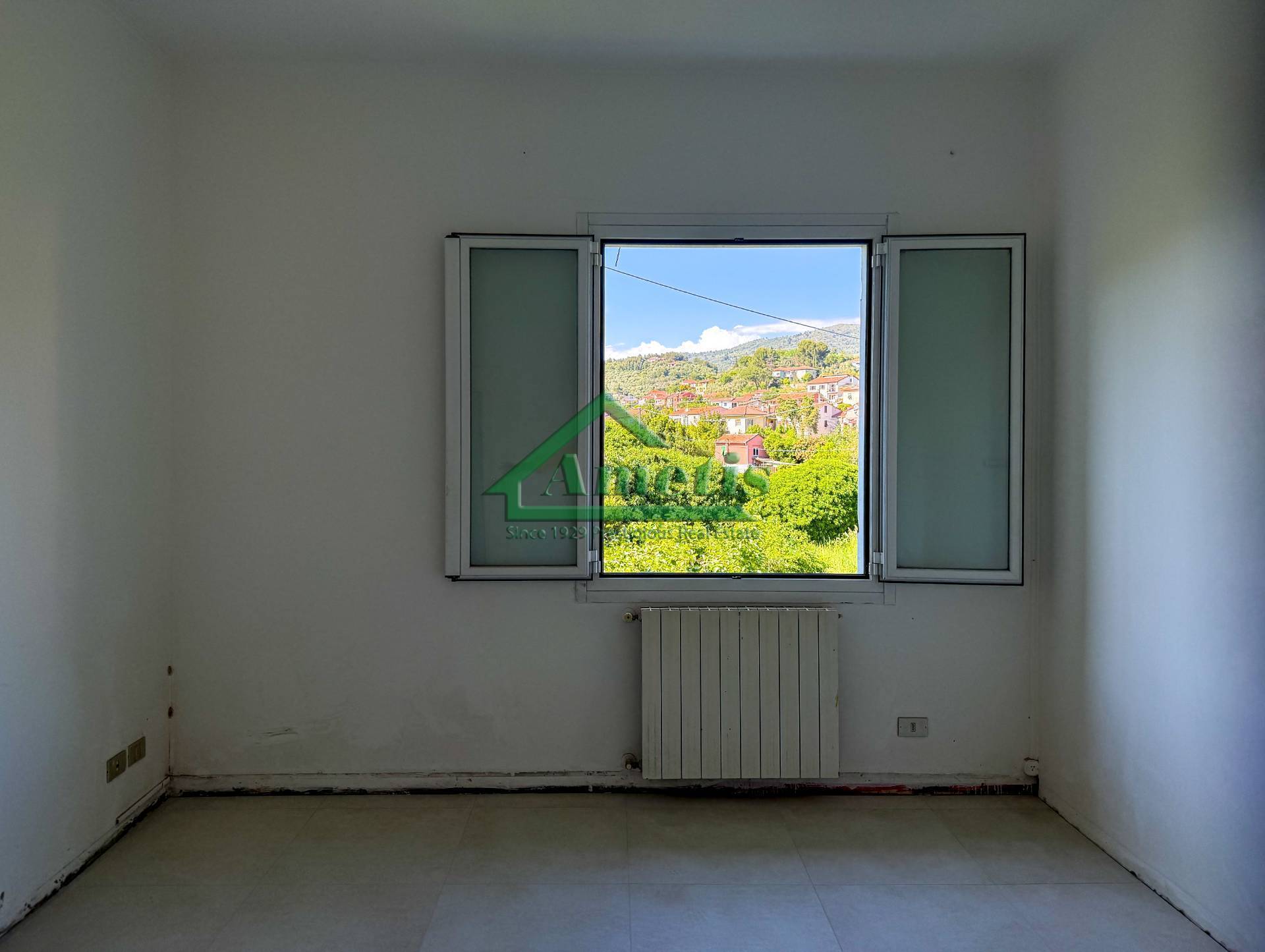 Appartamento in vendita a Imperia, Caramagna
