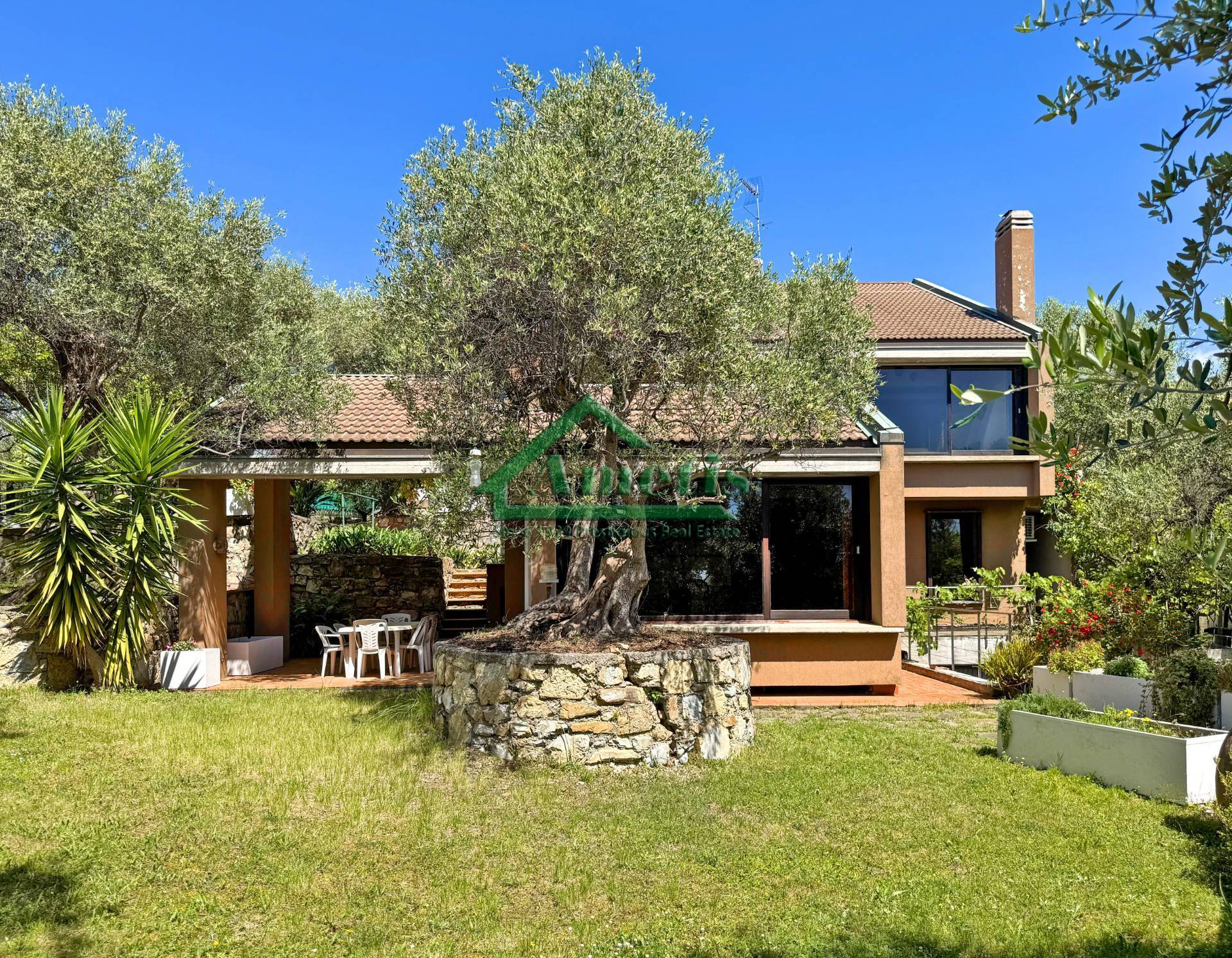 Villa in vendita a Imperia, Oneglia periferia