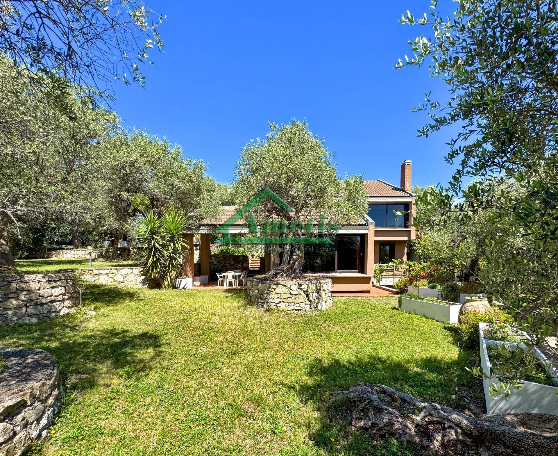 Villa in vendita a Imperia, Oneglia periferia