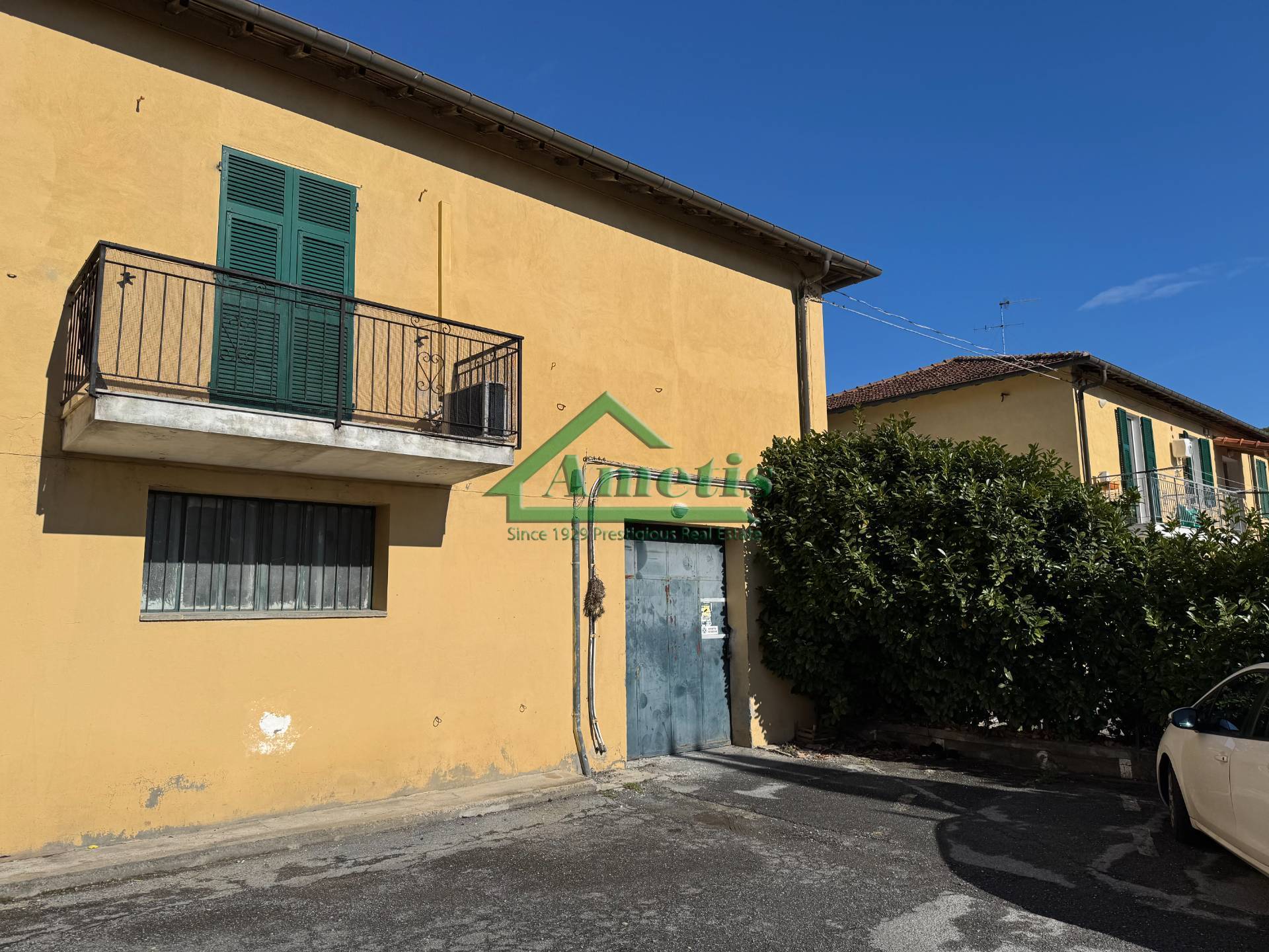 Ufficio / Negozio / Deposito in vendita a Imperia, Porto Maurizio periferia