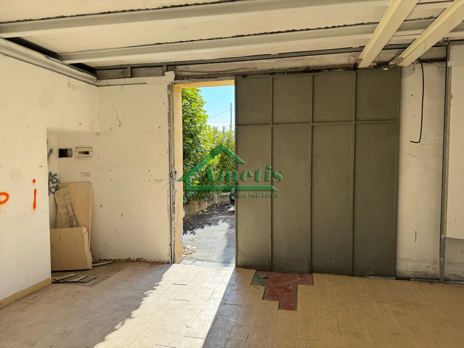 Ufficio / Negozio / Deposito in vendita a Imperia, Porto Maurizio periferia