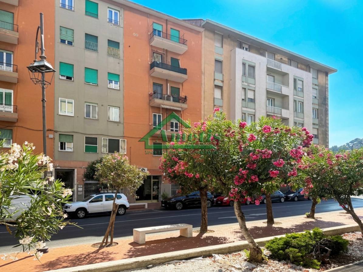 Appartamento in vendita a Imperia, Oneglia centro