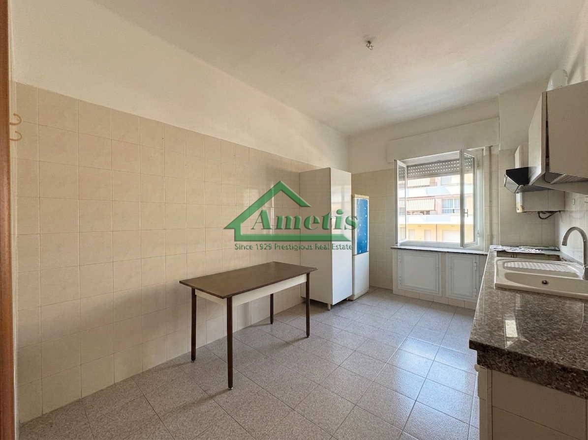 Appartamento in vendita a Imperia, Oneglia centro