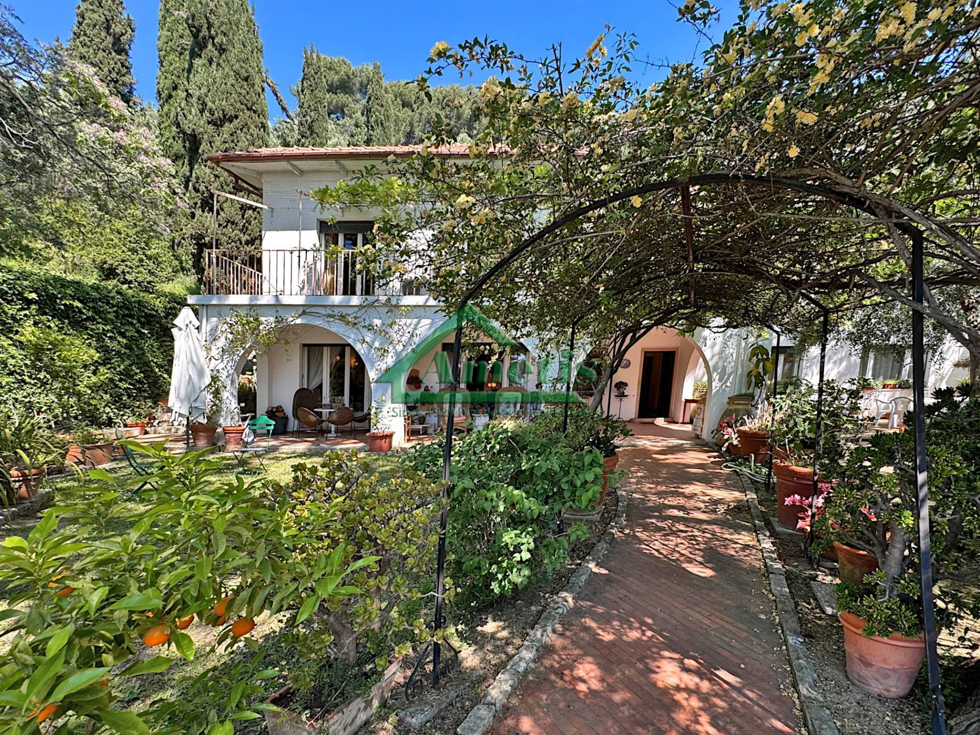 Villa in vendita a Imperia, Oneglia Cascine