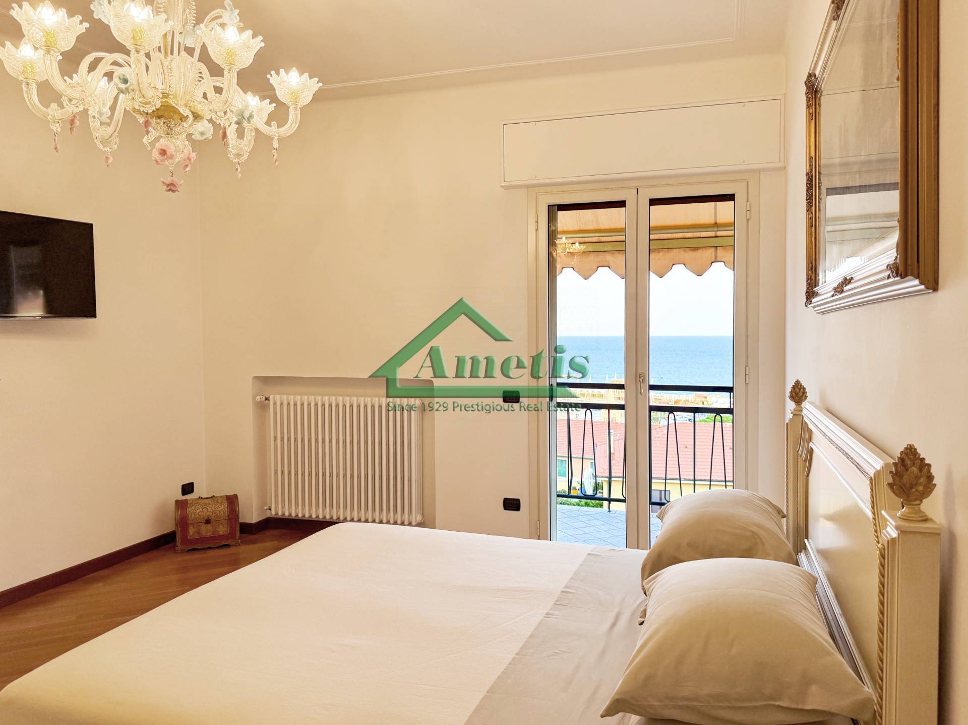 Appartamento in vendita a Imperia, Porto Maurizio centro