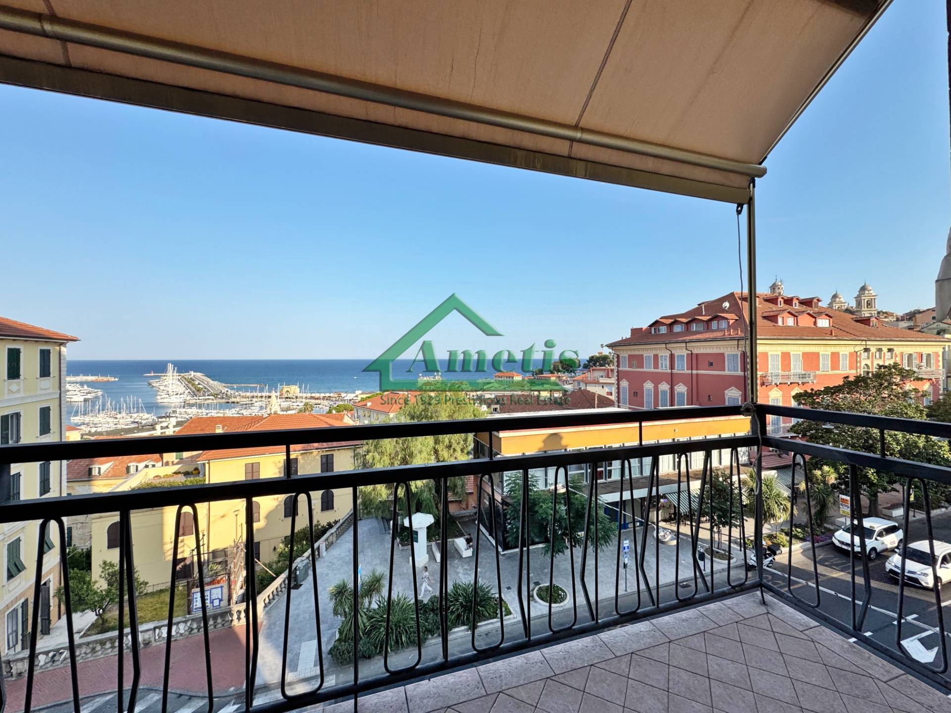 Appartamento in vendita a Imperia, Porto Maurizio centro