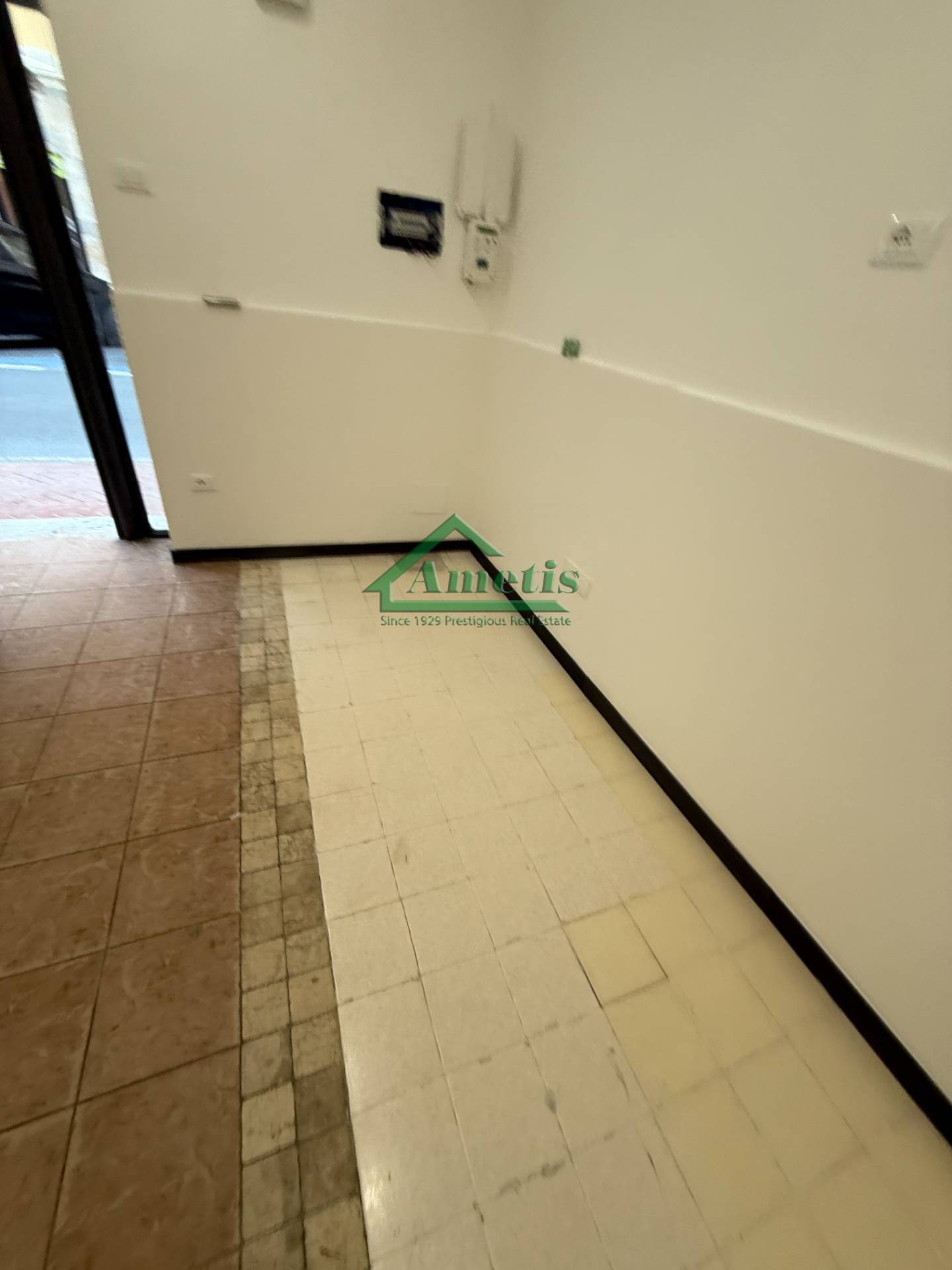 Ufficio / Negozio / Deposito in affitto a Imperia, Oneglia centro