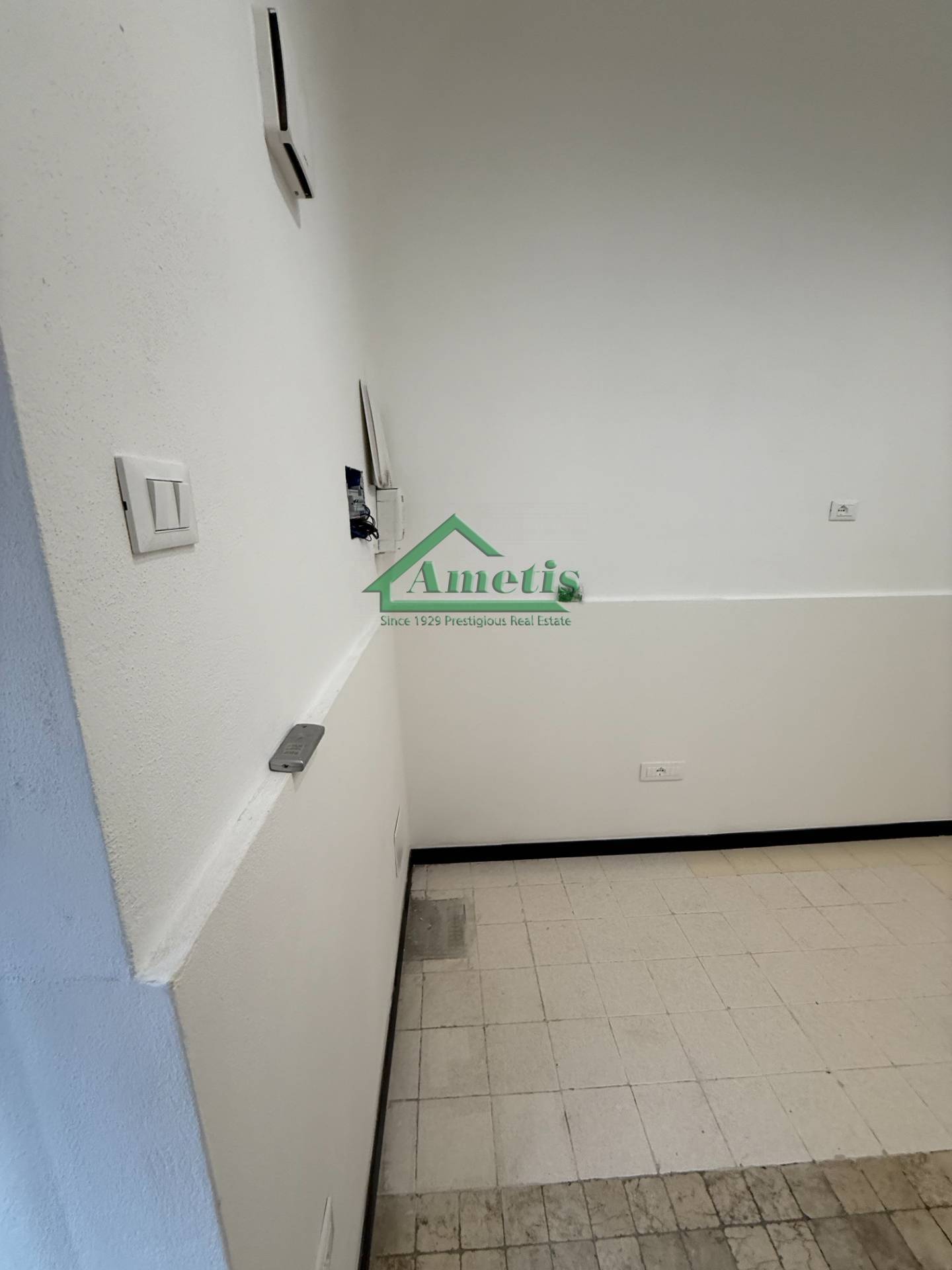 Ufficio / Negozio / Deposito in affitto a Imperia, Oneglia centro