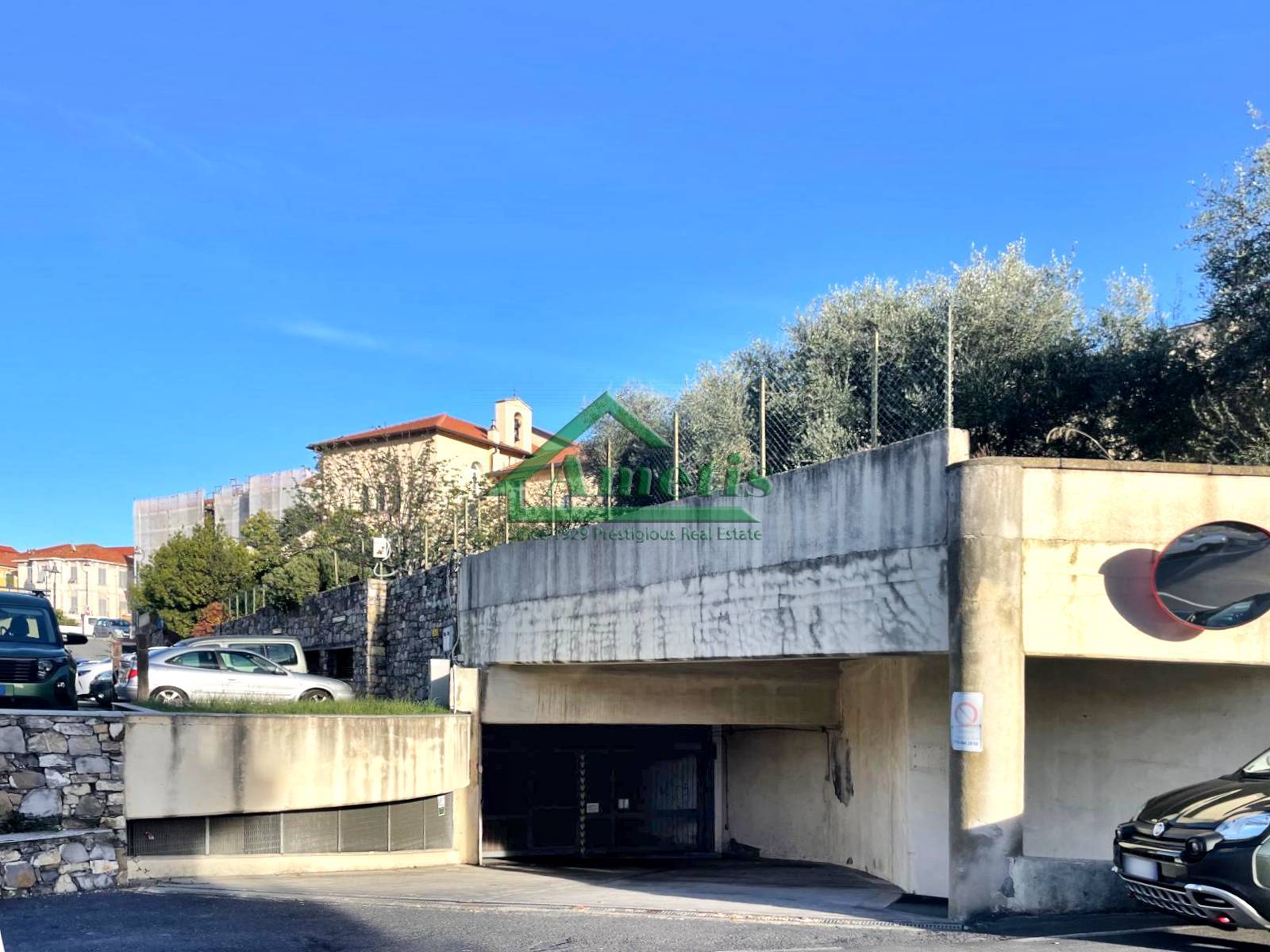 Garage in vendita a Imperia, Porto Maurizio centro