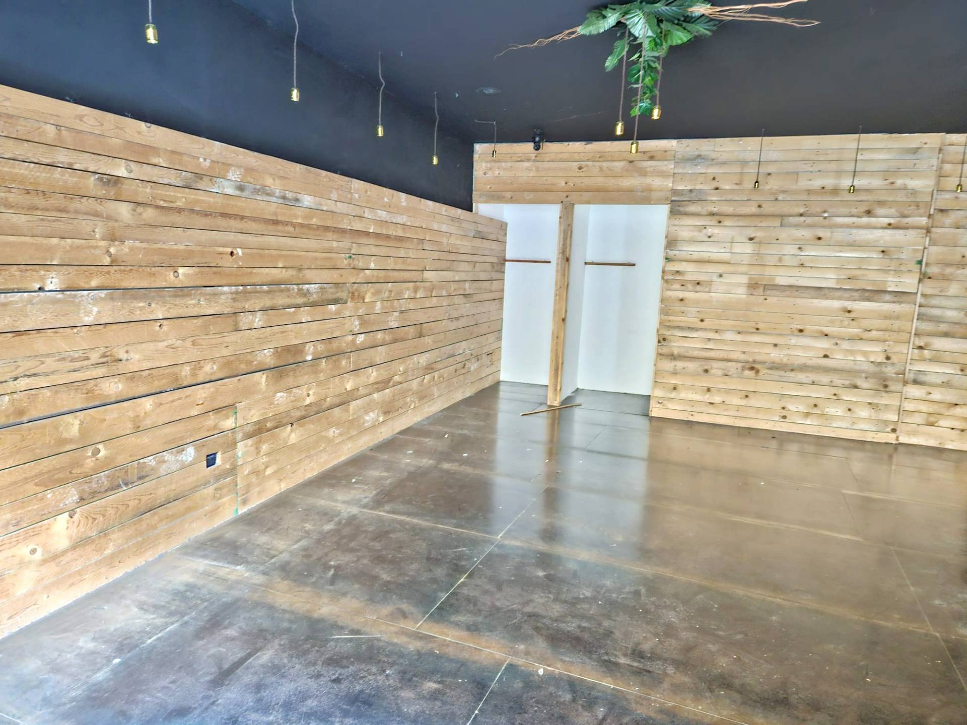 Locale commerciale in affitto a Viterbo, Centro