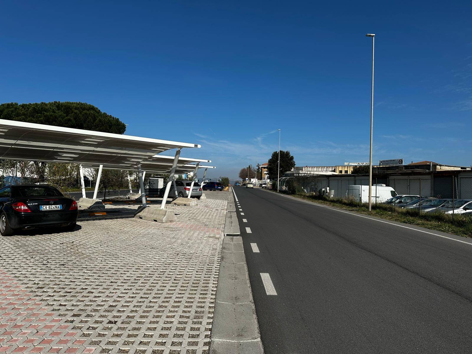 Locale commerciale in vendita a Viterbo, Periferia