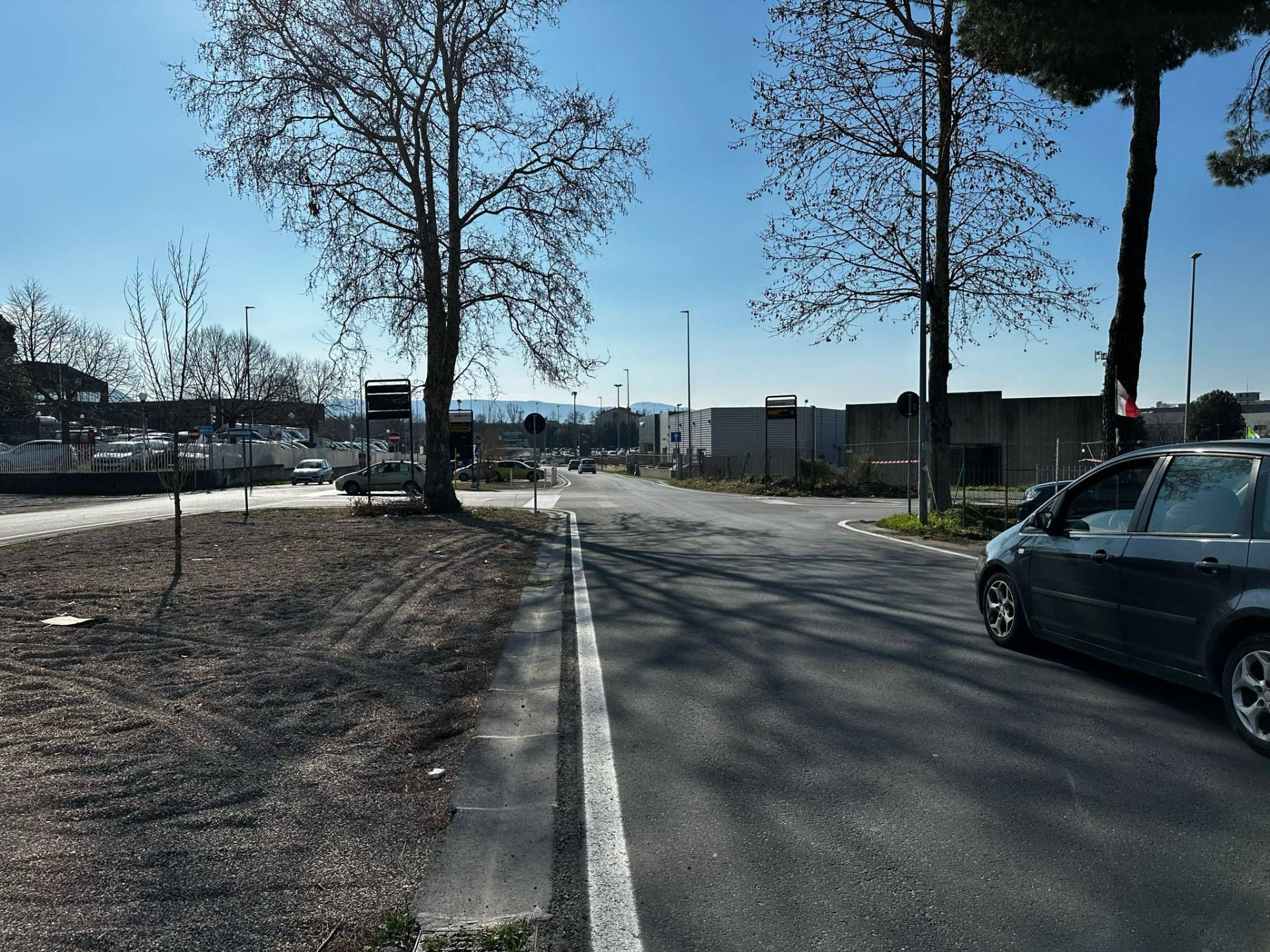 Locale commerciale in vendita a Viterbo, Periferia