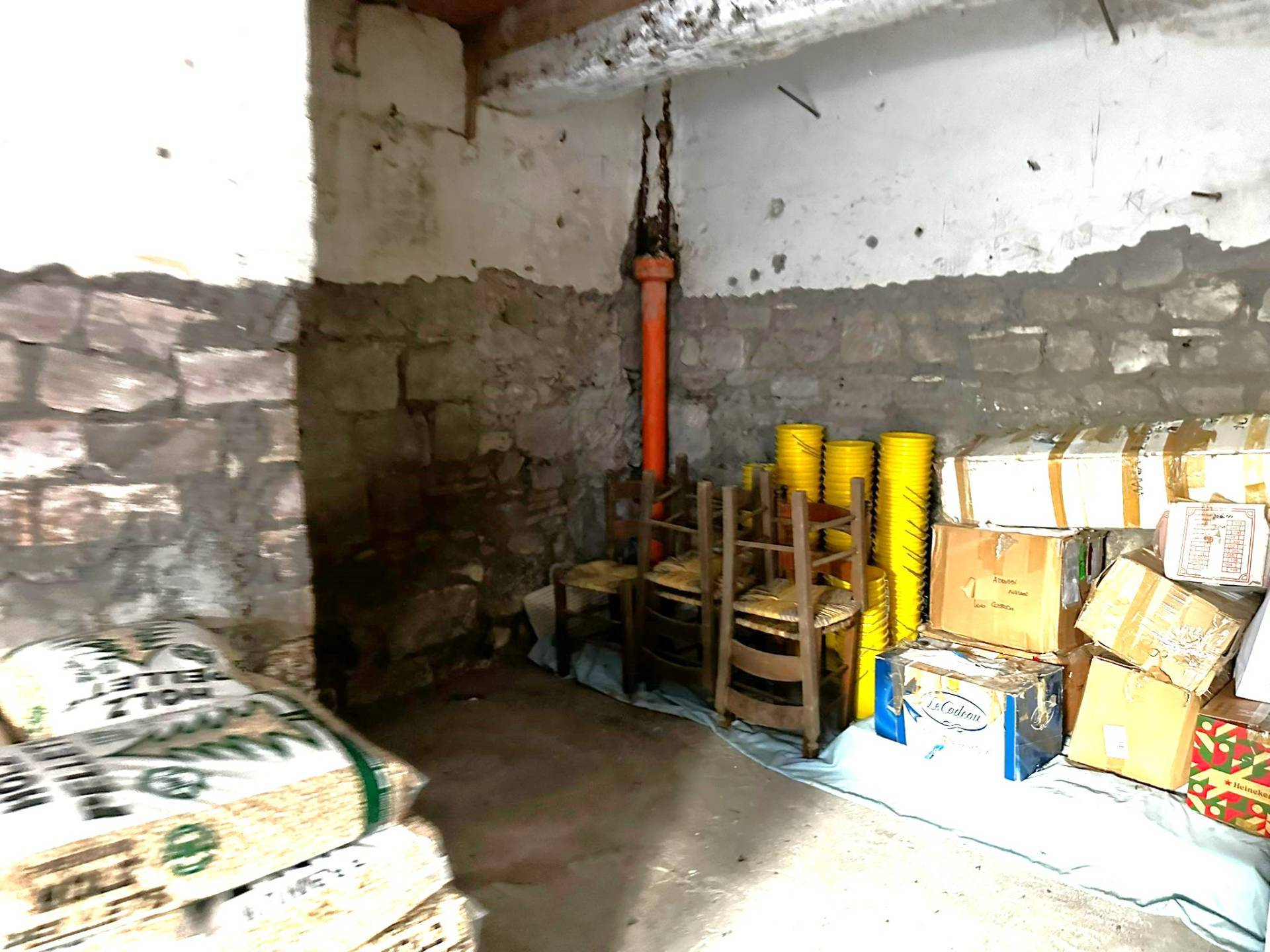 Garage / Box in vendita a Viterbo, Centro