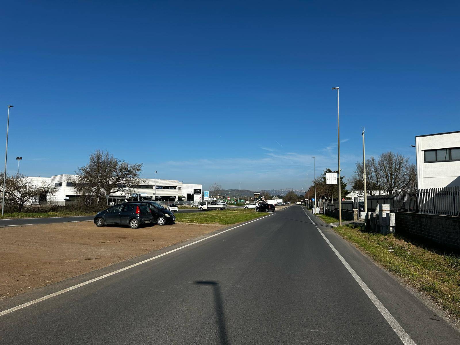 Locale commerciale in vendita a Viterbo, Periferia