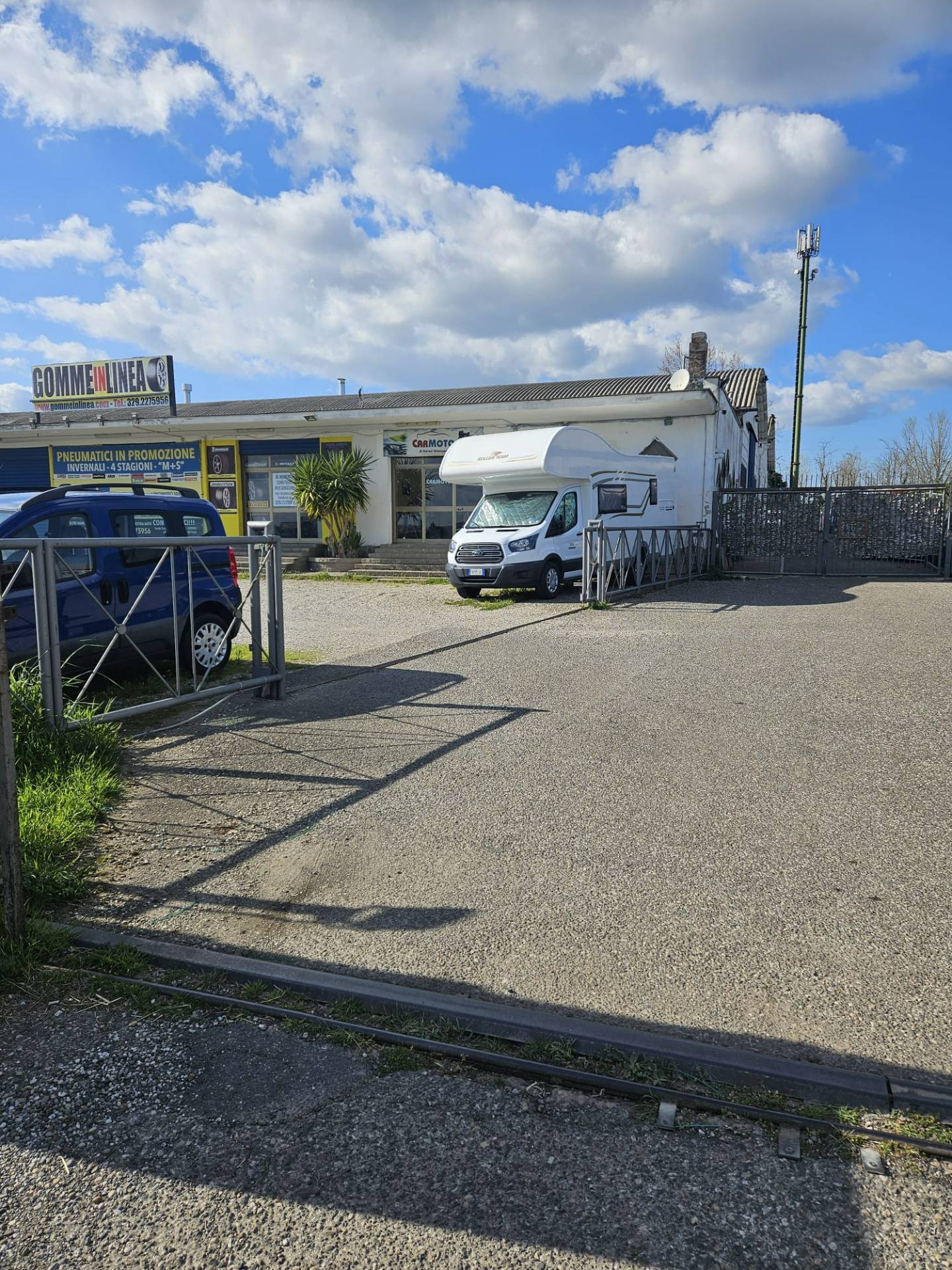 Locale commerciale in affitto a Viterbo, Periferia