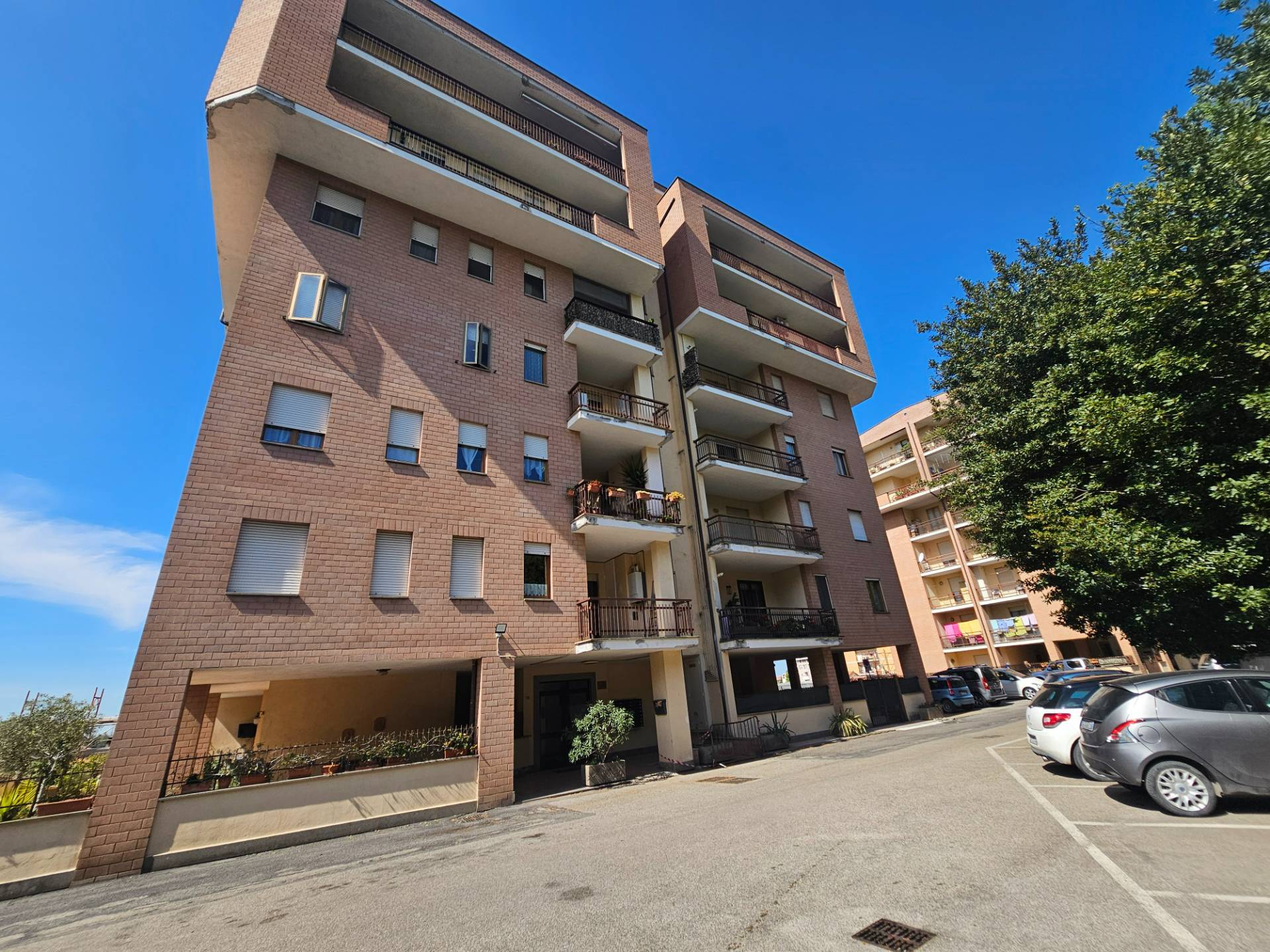 Ufficio in vendita a Viterbo, Periferia