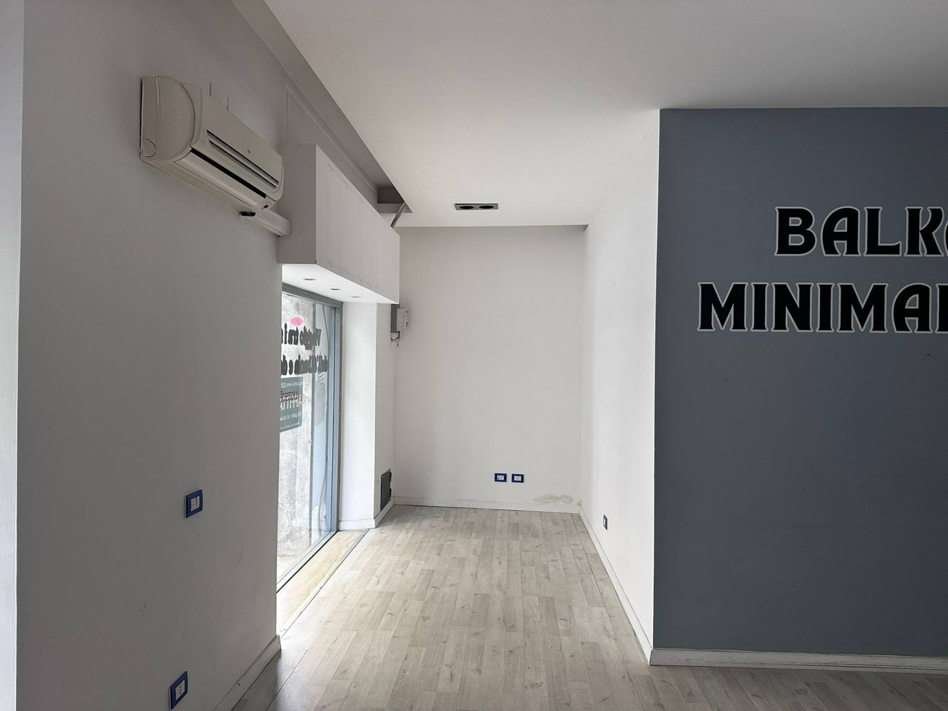 Locale commerciale in affitto a Viterbo, Centro