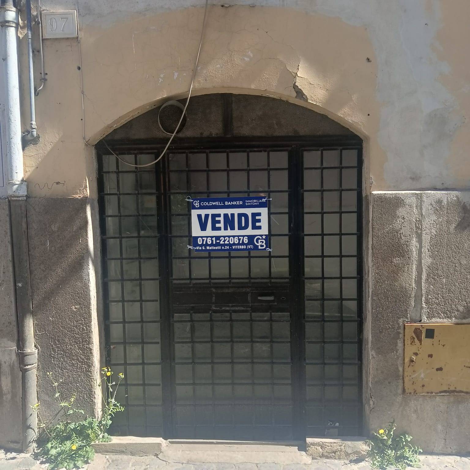 Magazzino in vendita a Viterbo, Centro