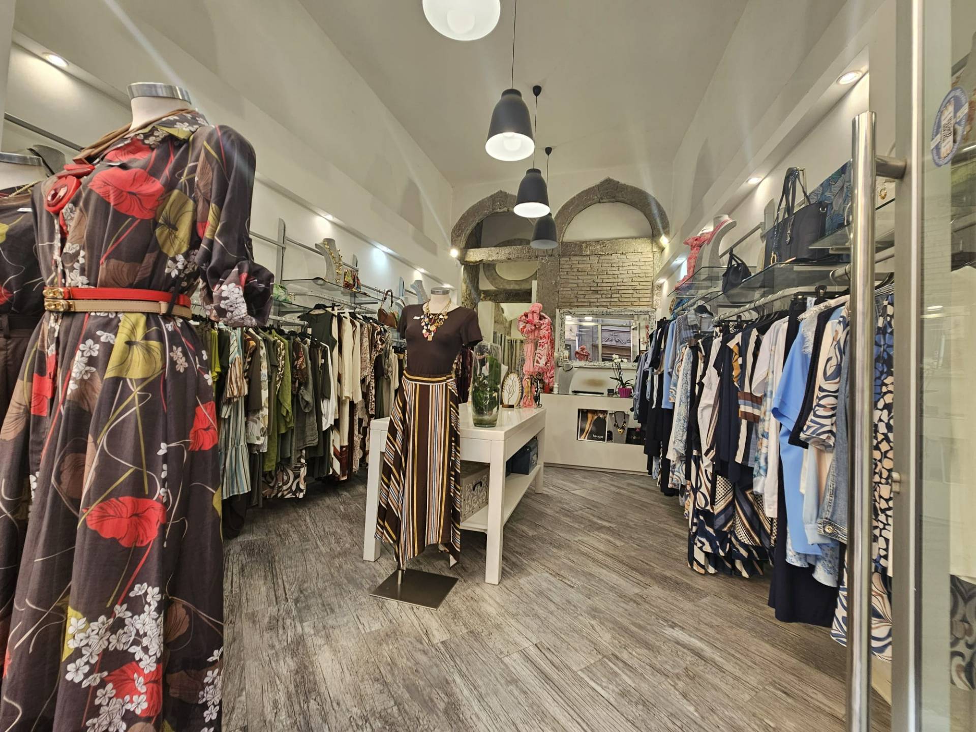 Locale commerciale in affitto a Viterbo, Centro