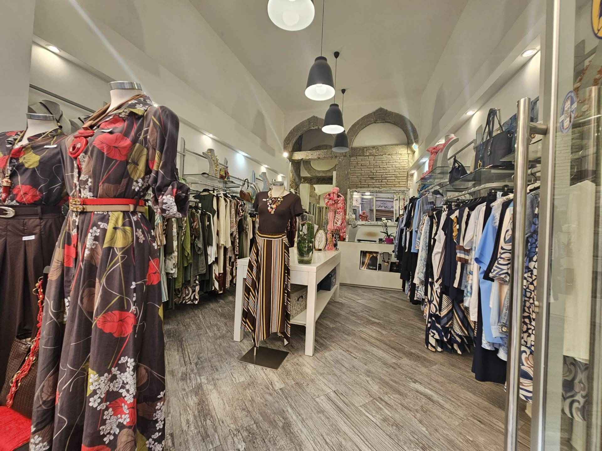 Locale commerciale in affitto a Viterbo, Centro