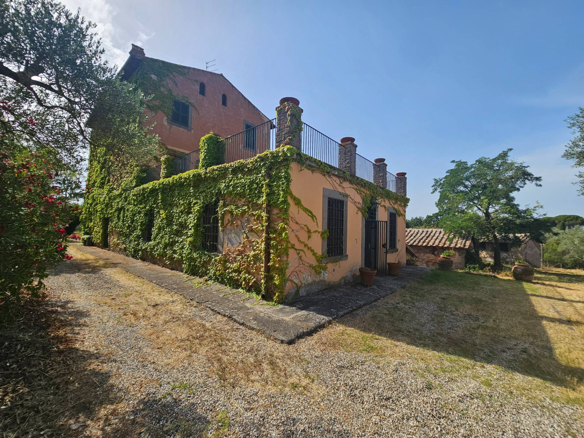 Rustico/Casale/Corte in vendita a Viterbo, Semicentro