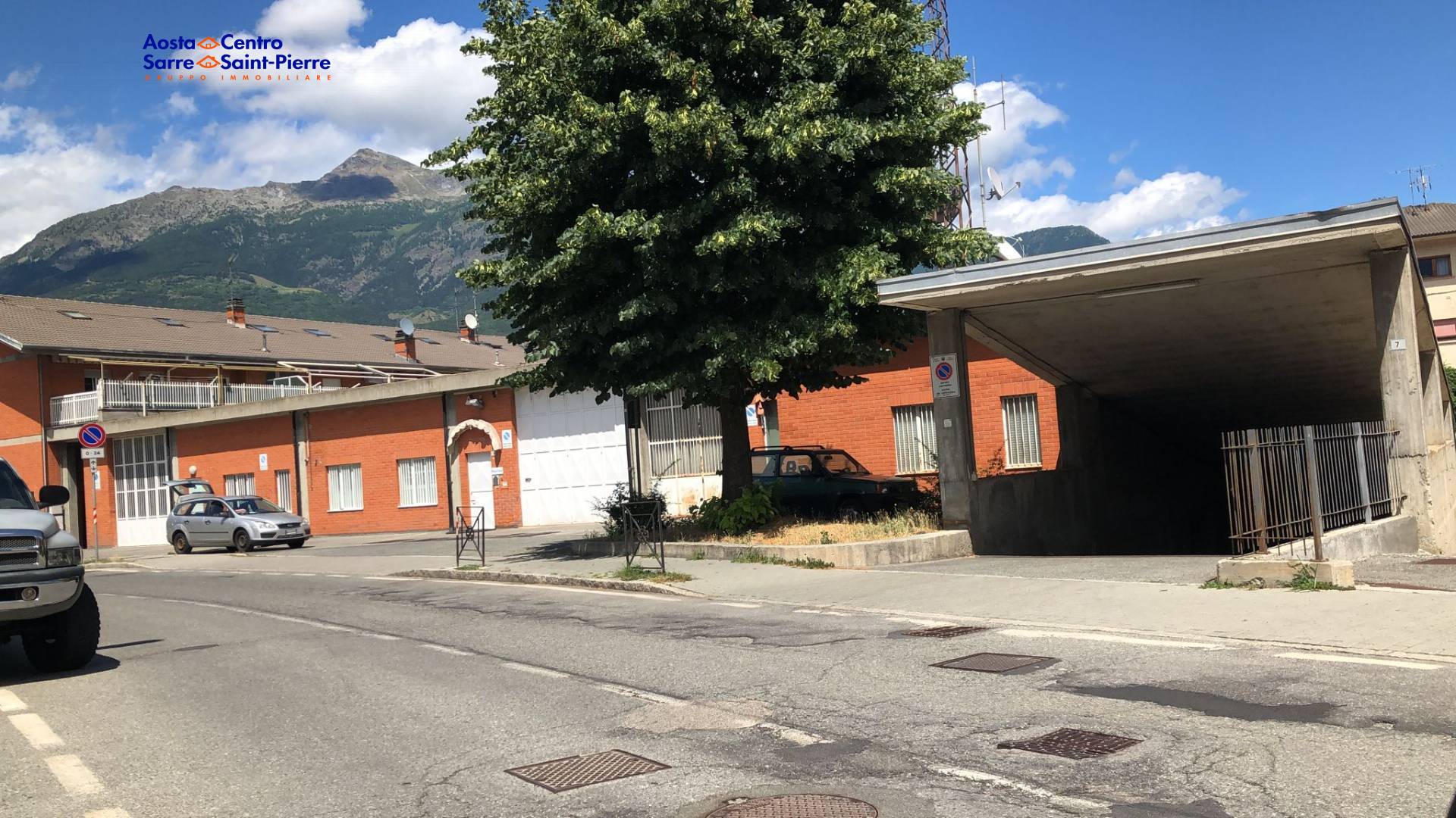Box/Garage 20mq in vendita a Aosta