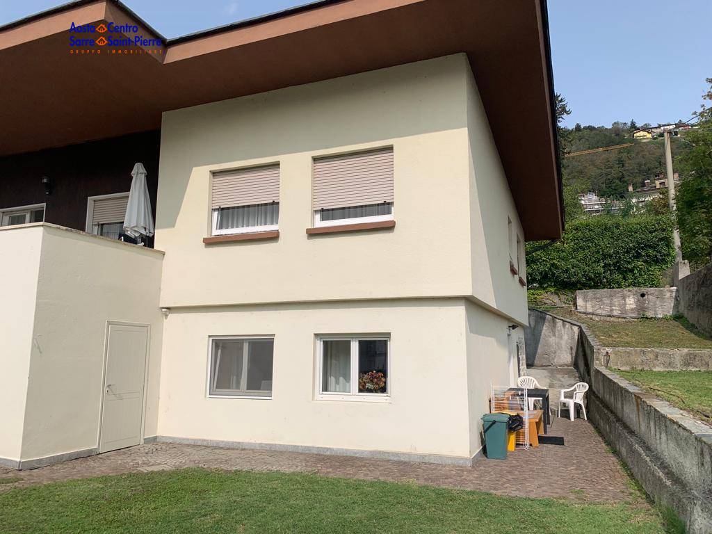 Trilocale in affitto a Aosta, Centro