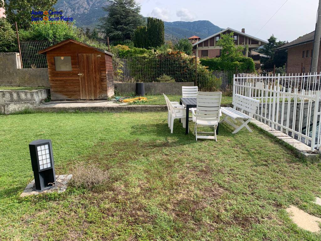 Trilocale in affitto a Aosta, Centro