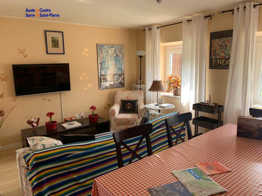 Trilocale in affitto a Aosta, Centro