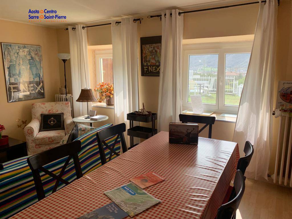 Trilocale in affitto a Aosta, Centro