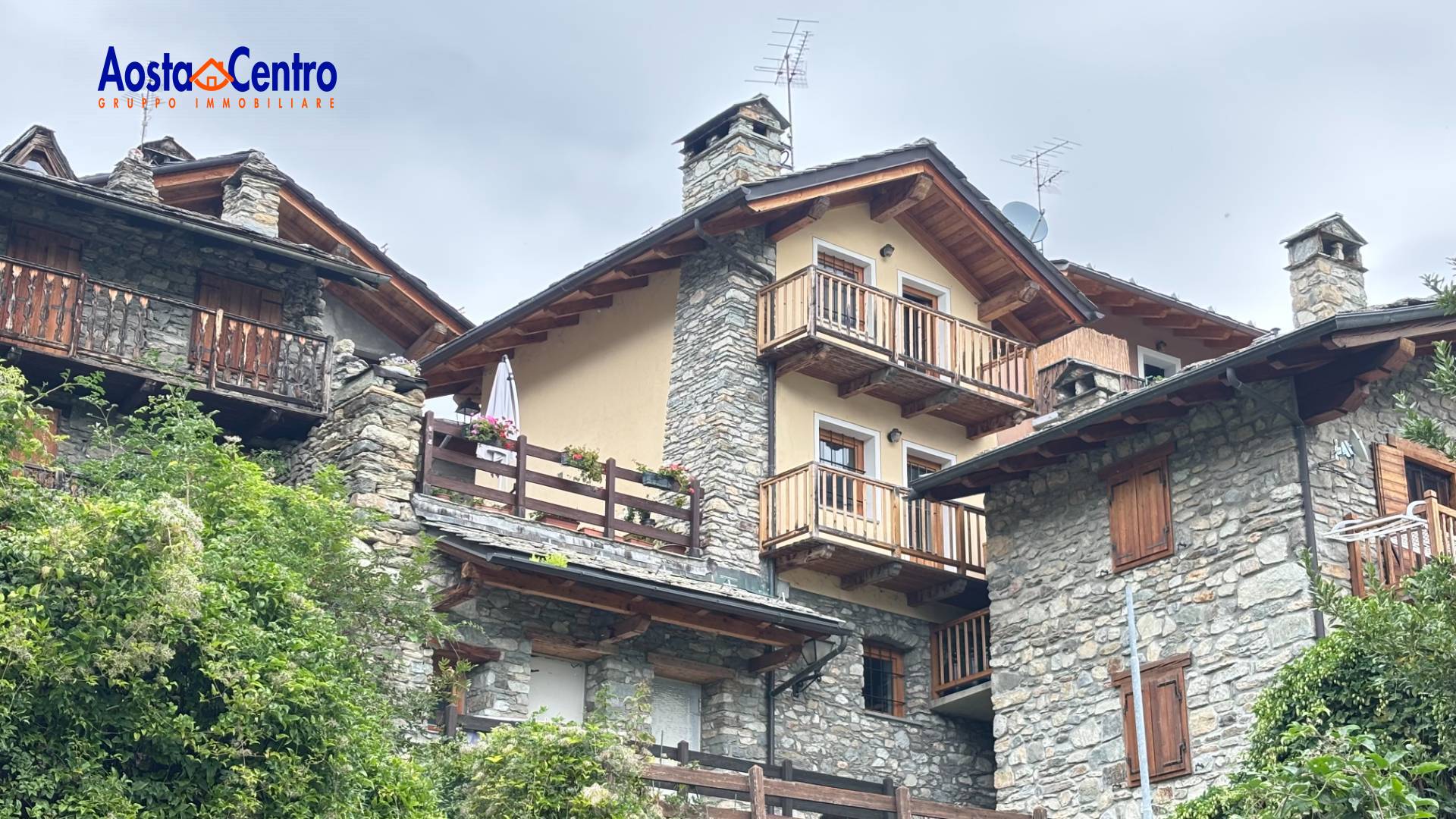 Villa trifamiliare in vendita a Roisan
