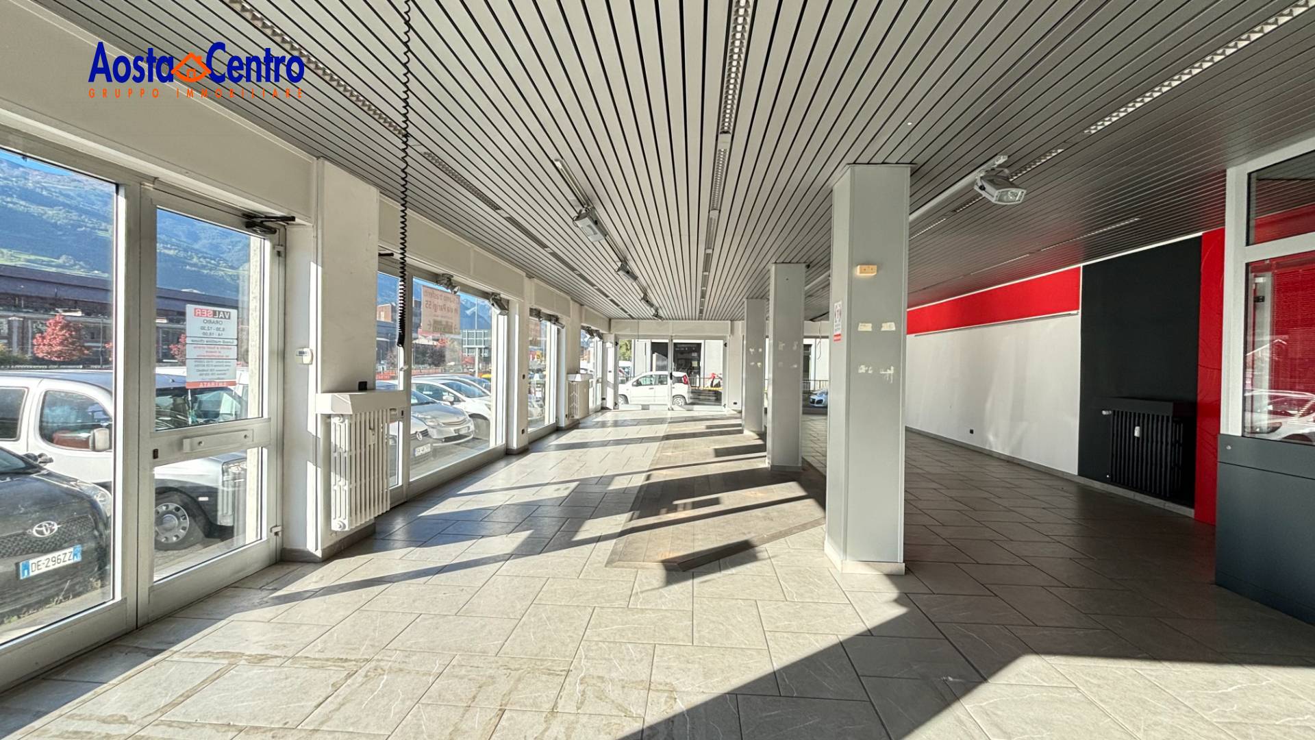 Locale commerciale in affitto a Aosta, Centro