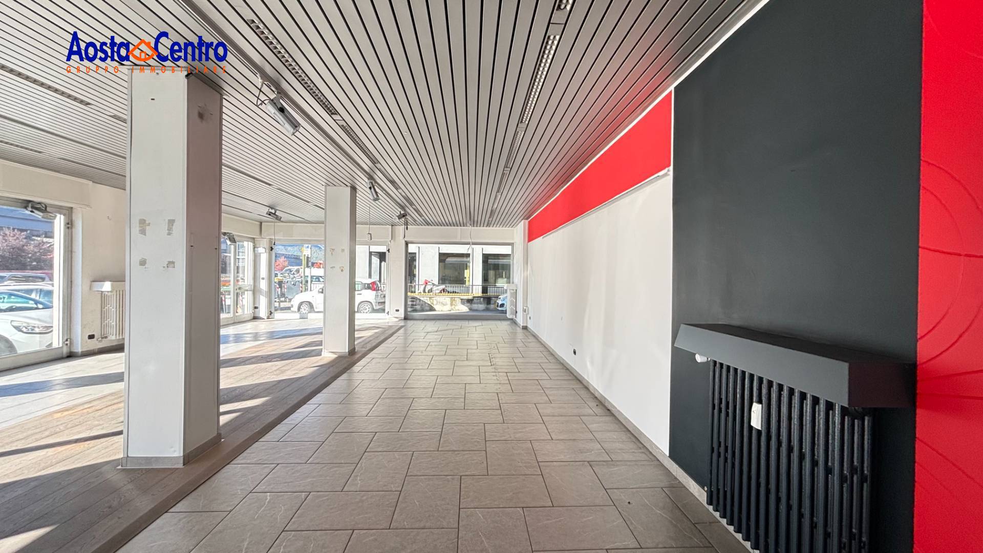 Locale commerciale in affitto a Aosta, Centro